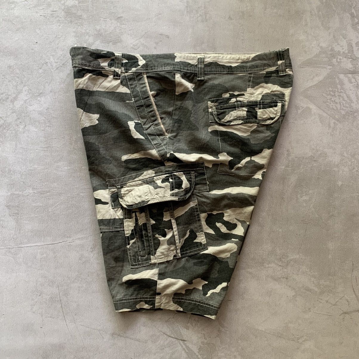 Ecko Unltd. Ecko Unltd. Camo Cargo Short Pants Size US 36 / EU 52 - 3 Thumbnail