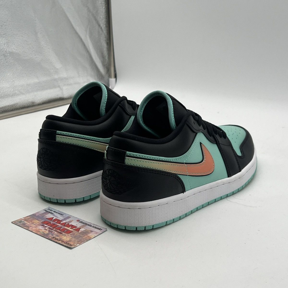 Nike Air Jordan 1 low tropical twist Size US 8.5 / EU 41-42 - 5 Thumbnail