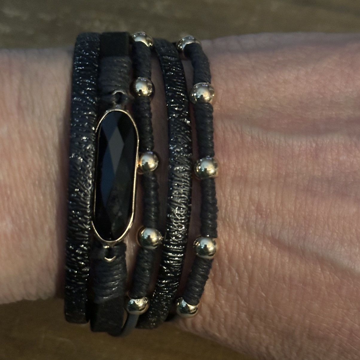 Other Black multi strand leather magnetic wrap bracelet Size ONE SIZE - 3 Thumbnail