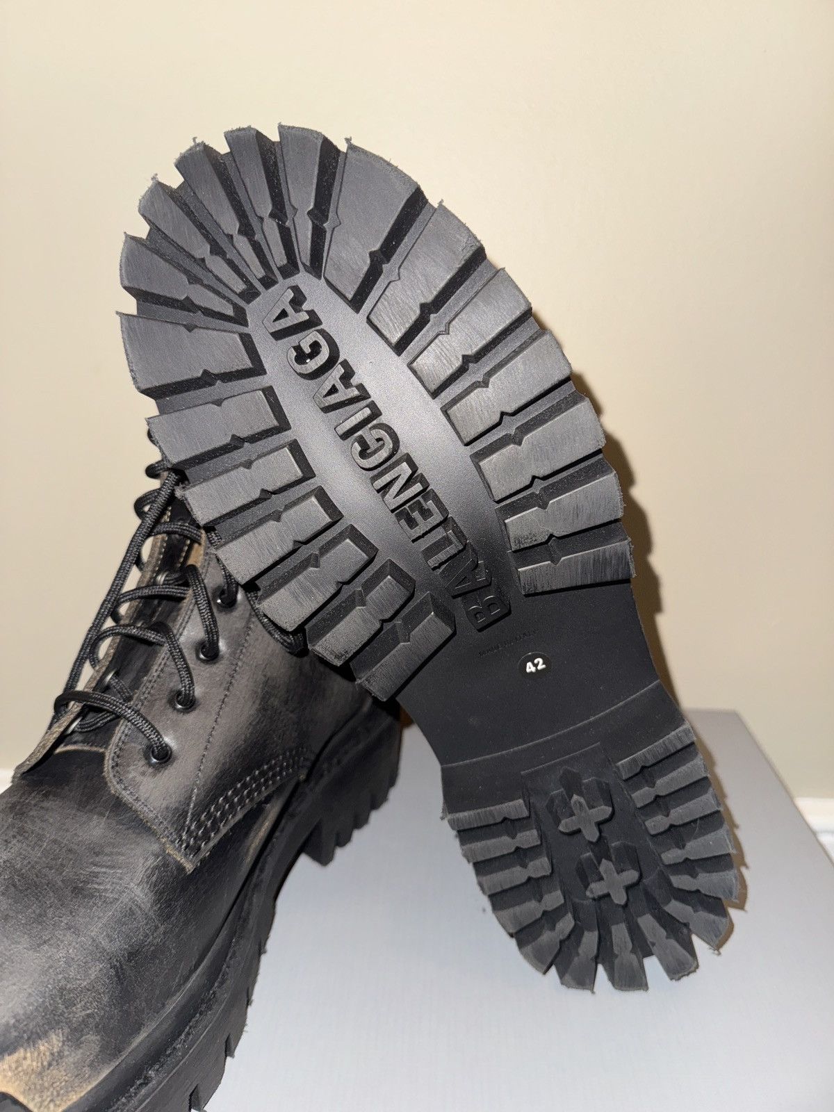 Balenciaga Strike Boots (Worn Out Leather) Size US 9 / EU 42 - 9 Thumbnail