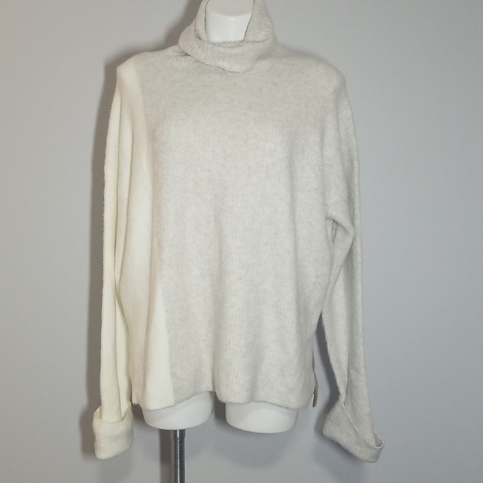 French Connection NWT French Connection Pullover Colorblock Turtleneck Sweater Size M / US 6-8 / IT 42-44 - 1 Thumbnail