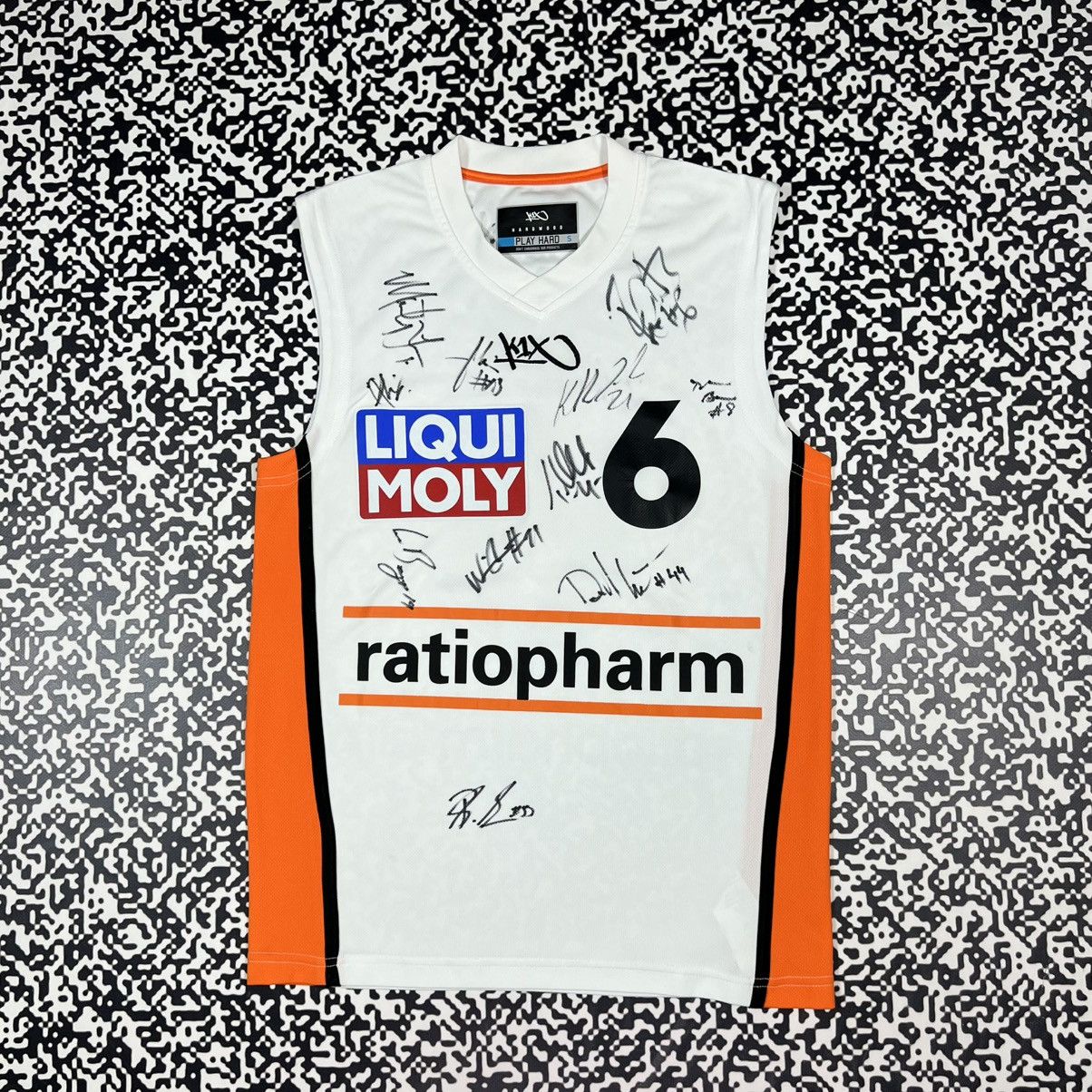 K1X Ratiopharm Ulm Jonas Signed Full Team Rare Basketball Jersey Size US S / EU 44-46 / 1 - 1 Thumbnail