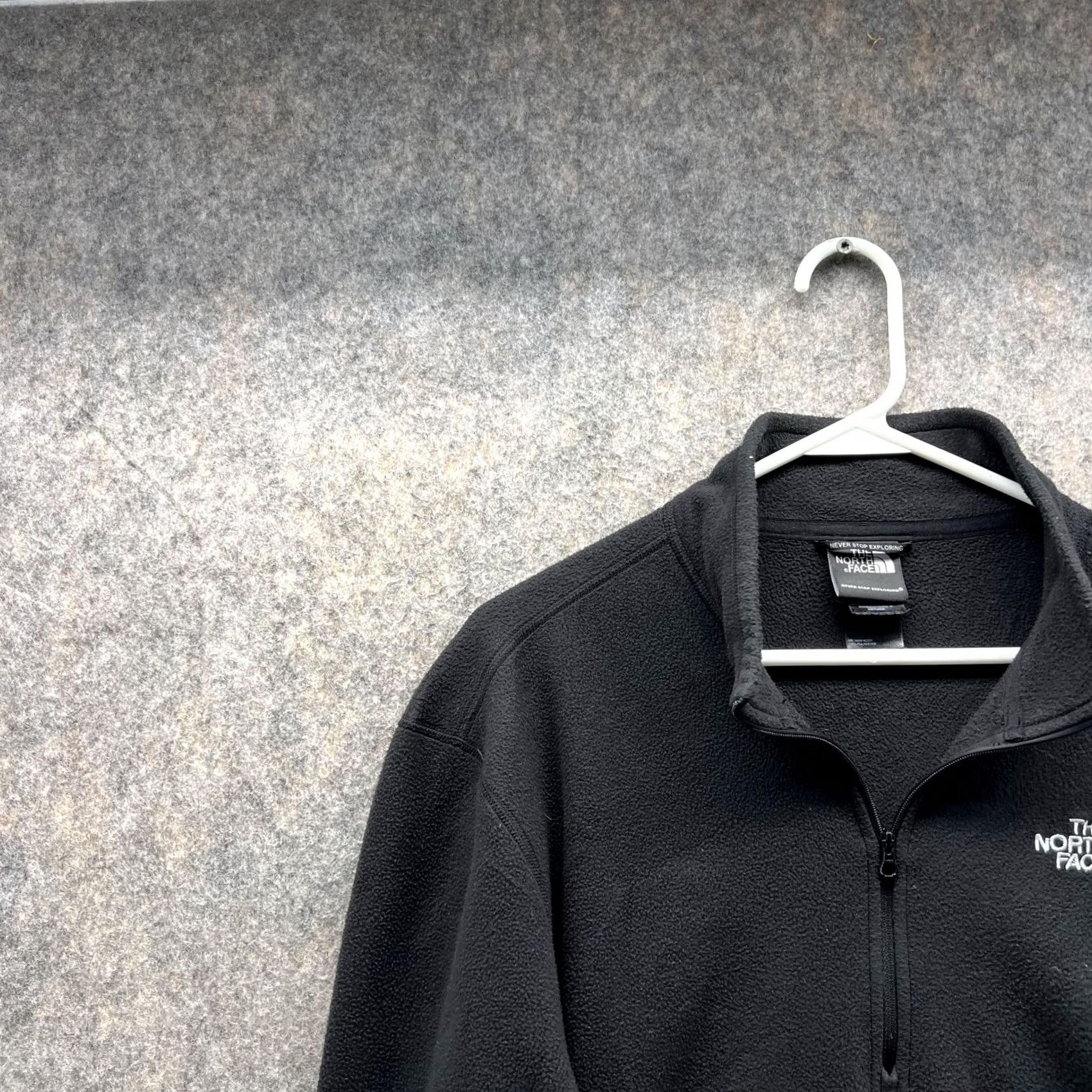 The North Face The North Face Sweater Men Large Adult Black 1/2 Zip Pullover Mock Neck Long Sleeve Regular Fit Size US L / EU 52-54 / 3 - 3 Thumbnail