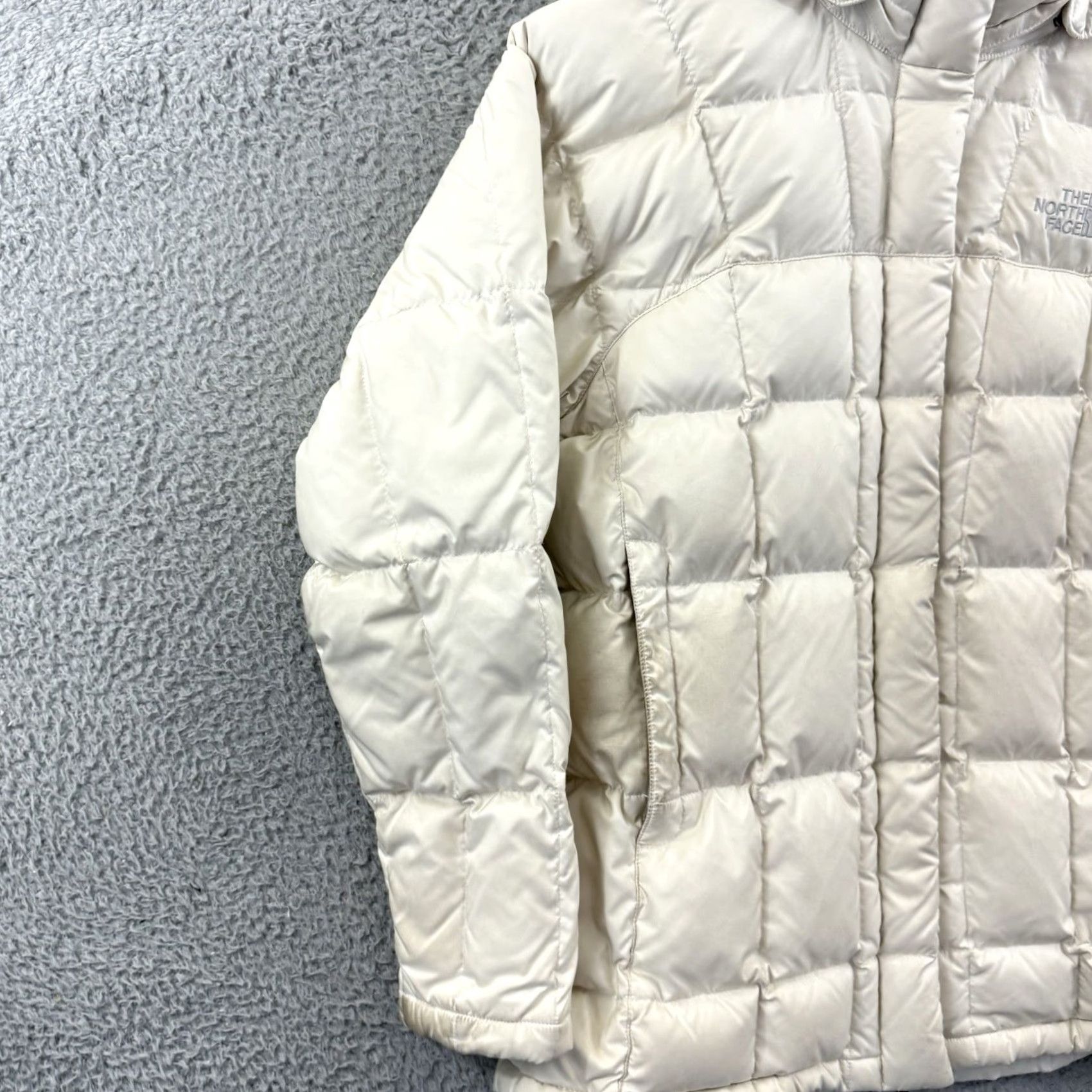 The North Face VINTAGE The North Face Puffer Jacket Womens Small Cream 600 Down Insulated Outerwear Zip Size S / US 4 / IT 40 - 4 Thumbnail