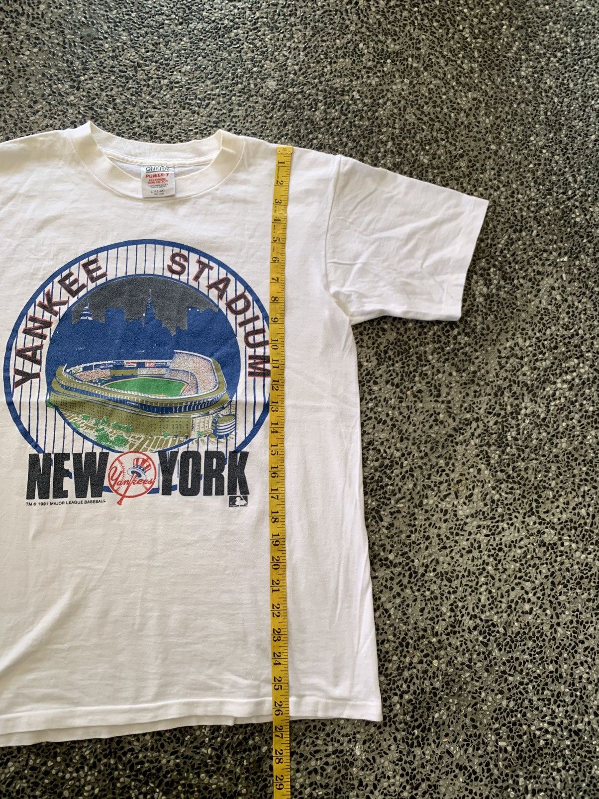New York Yankees Vintage New York Yankees Stadium MLB Team T shirt Size US L / EU 52-54 / 3 - 10 Thumbnail