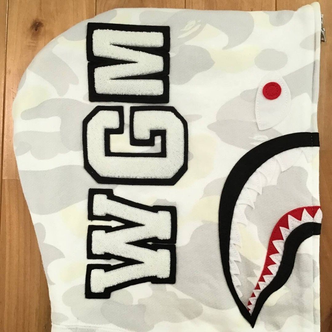 Bape 💫Glow in the dark💫 BAPE City camo shark full zip hoodie APE Size US M / EU 48-50 / 2 - 6 Thumbnail