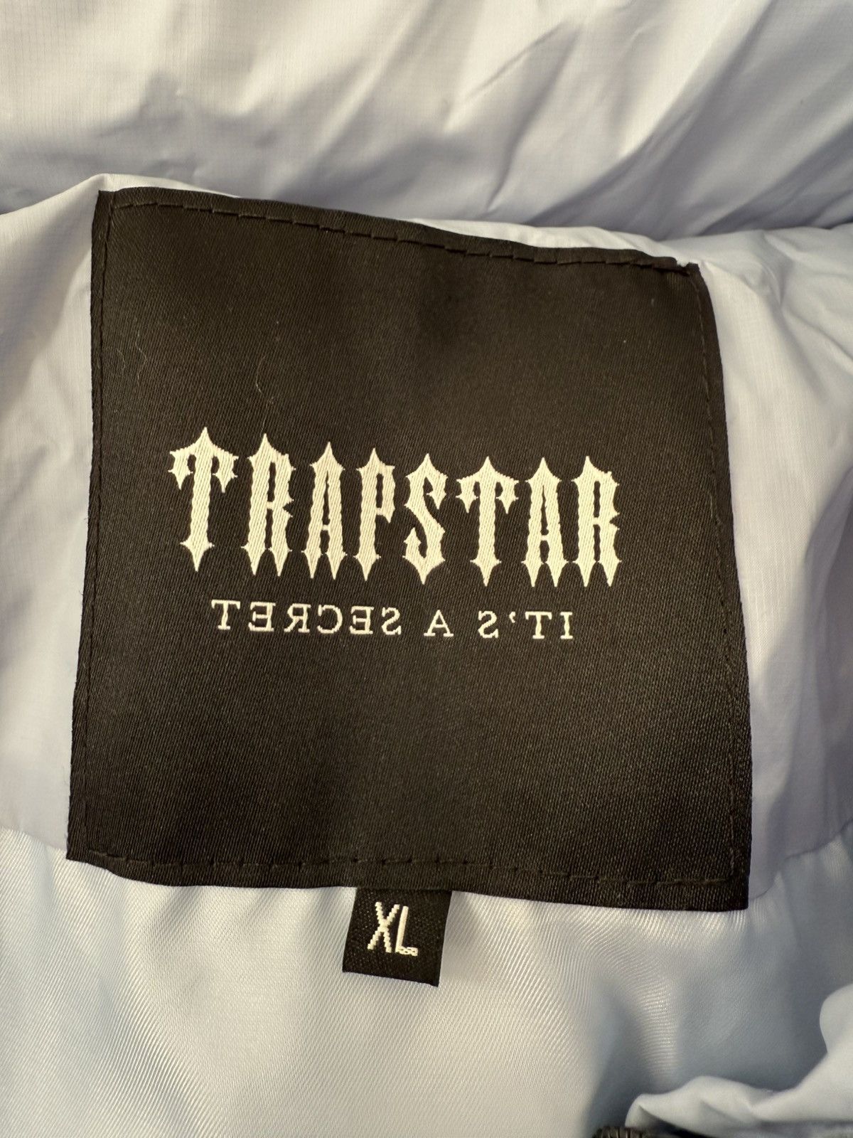 Trapstar London 🔥🔥🔥 TRAPSTAR ITS A SECRET PUFFER JACKET Size US XL / EU 56 / 4 - 3 Thumbnail