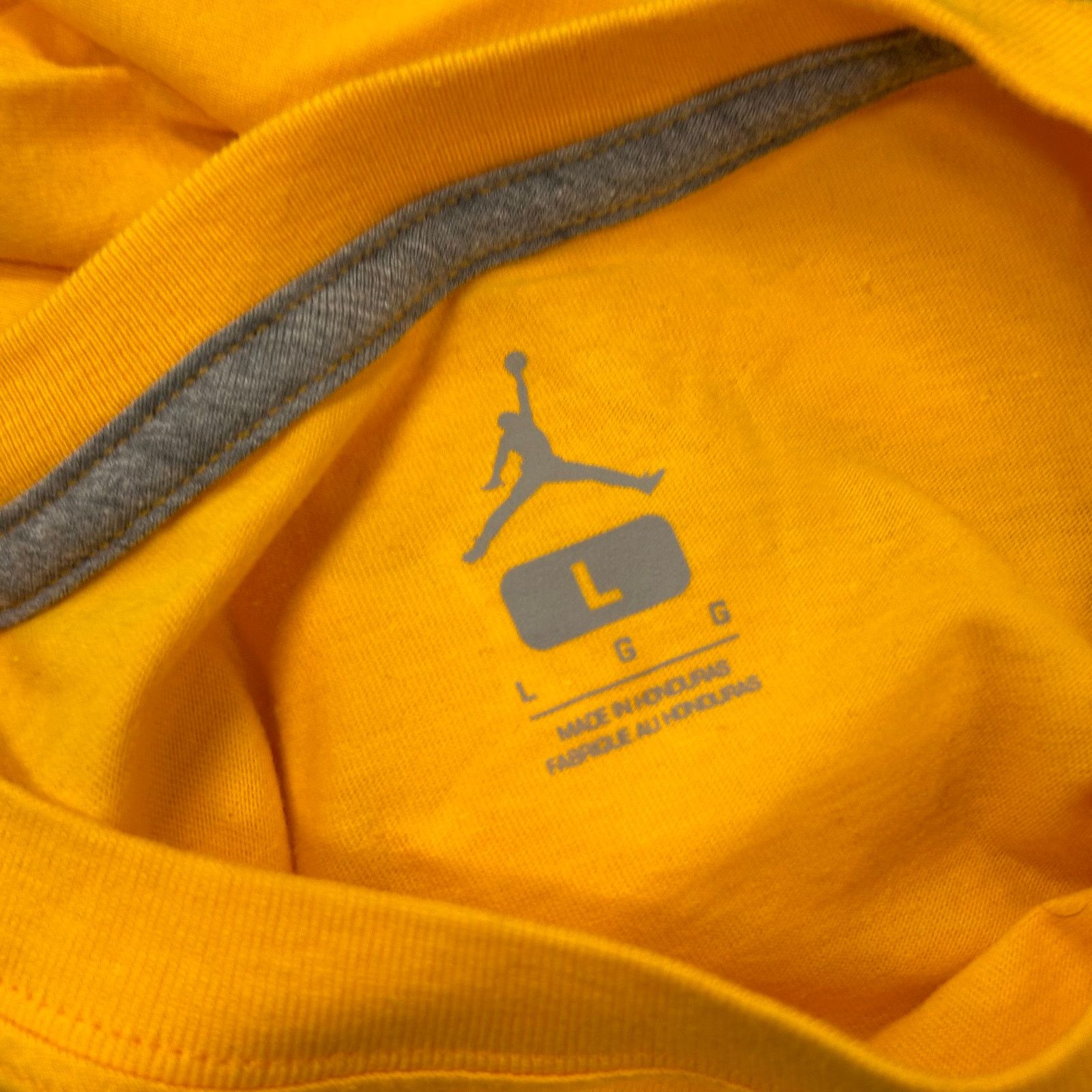 Jordan Brand Nike Jordan Block Letters Yellow White Tee T Shirt Size US L / EU 52-54 / 3 - 5 Thumbnail