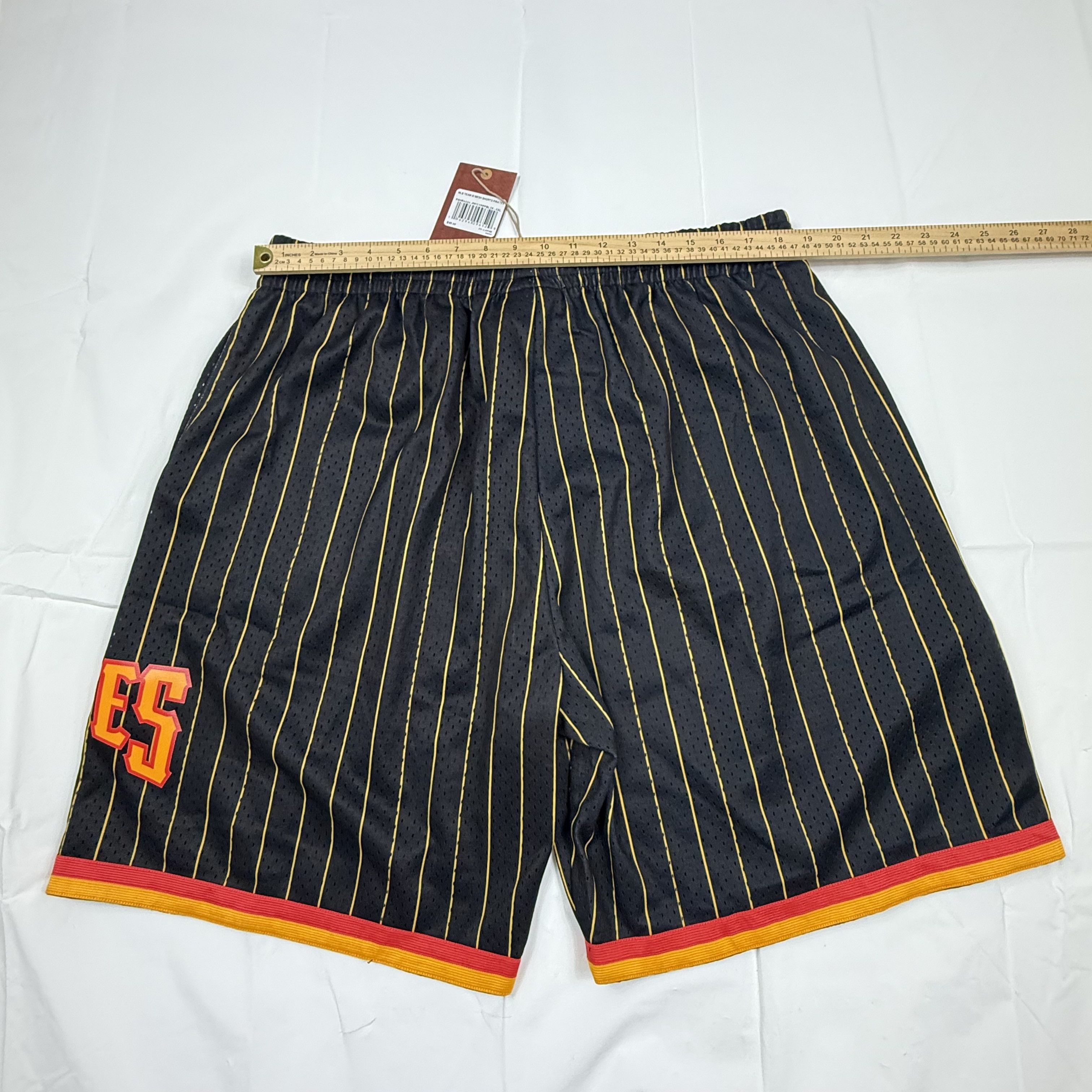 Mitchell & Ness Mitchell & Ness Pittsburgh Pirates Mesh Shorts Mens 2XL NEW Size US 44 / EU 60 - 9 Thumbnail