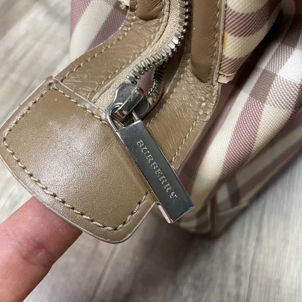 Burberry Burberry Full pattern handbag Measurements: 30x20x8cm Size ONE SIZE - 8 Thumbnail