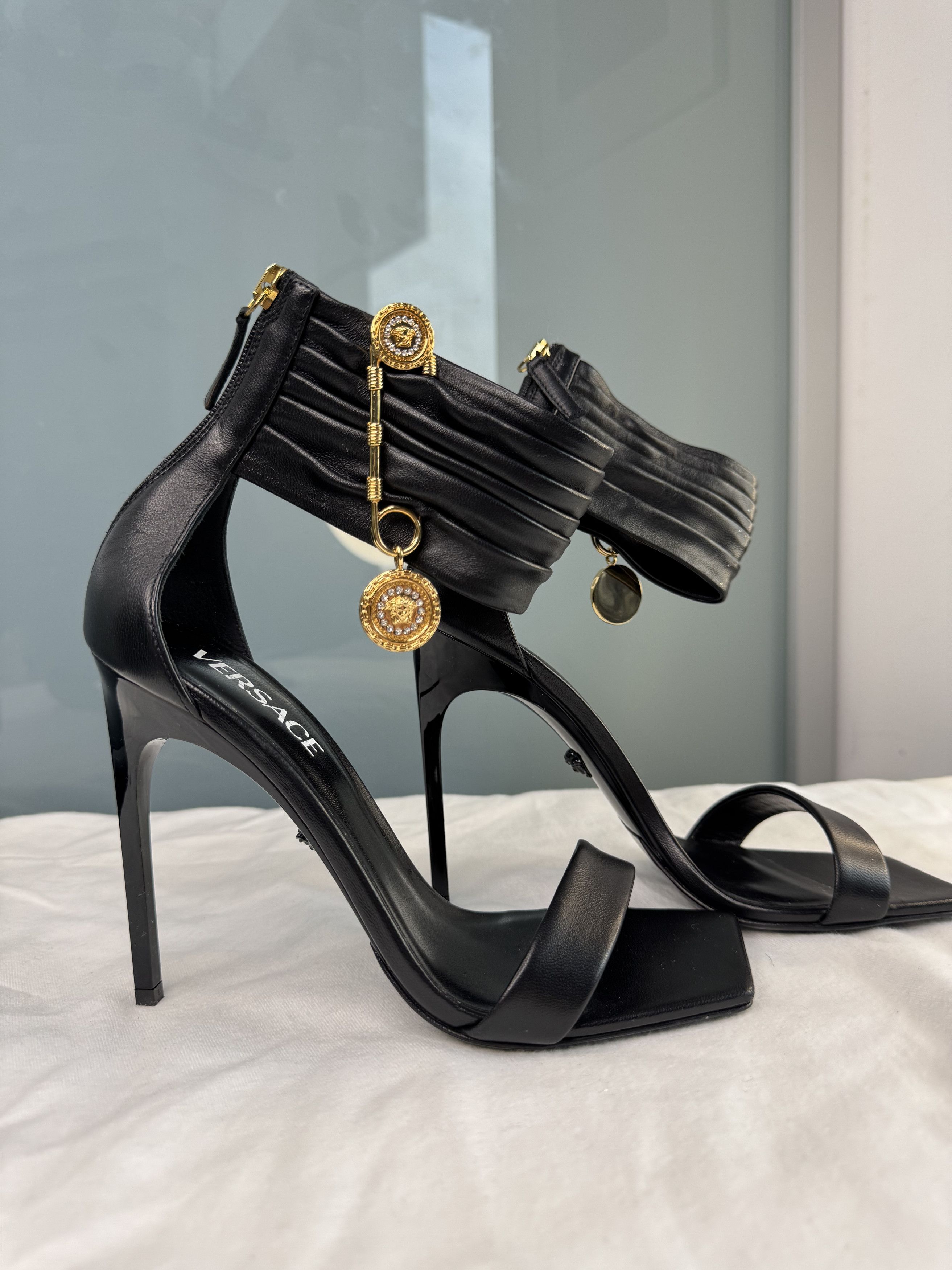 Versace Medusa Safety Pin Heels Size US 8 / IT 38 - 7 Thumbnail