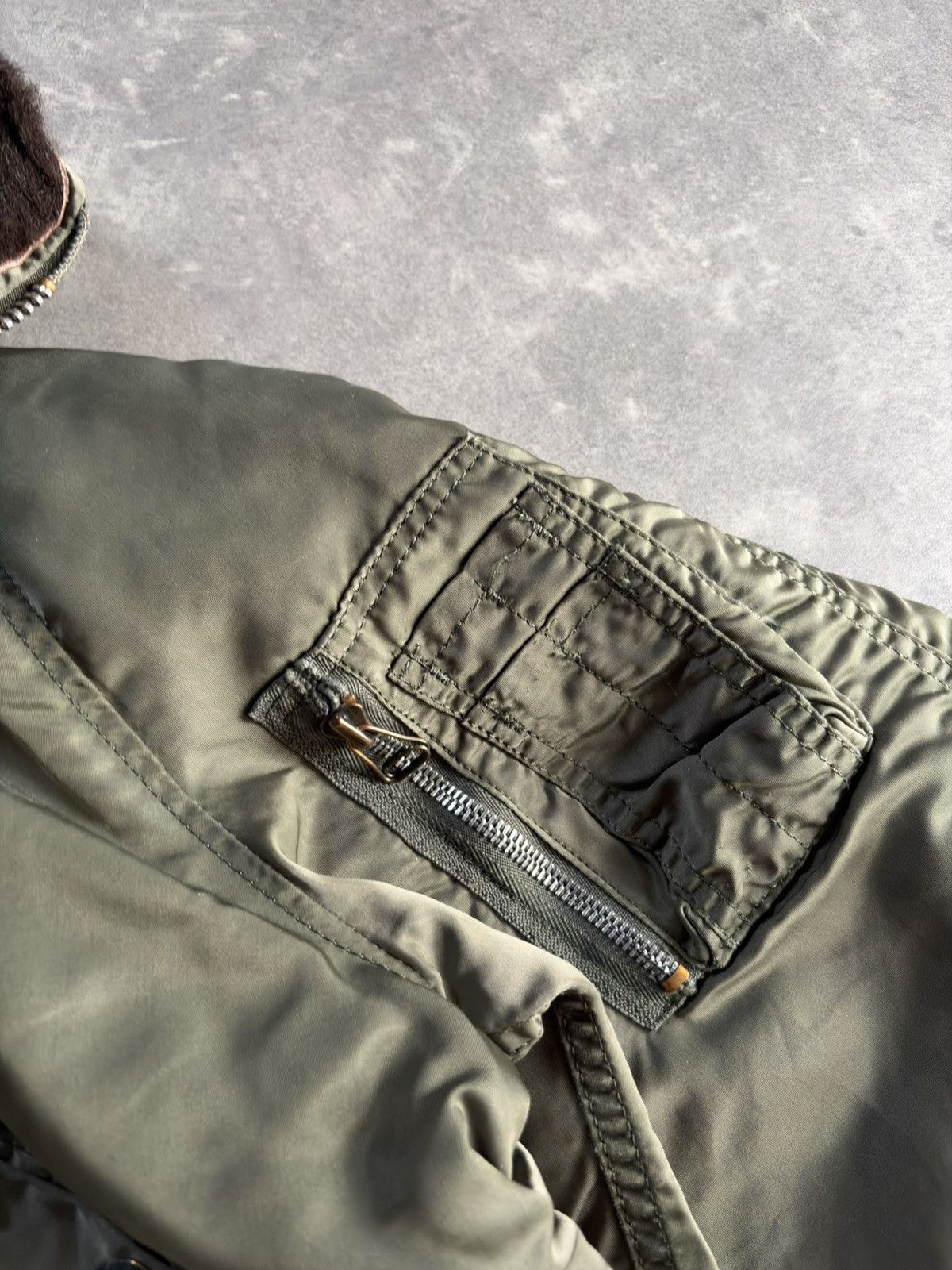 Alpha Industries 80s/90s Alpha Industries N-2B Hooded Vintage Bomber Jacket L Size US XL / EU 56 / 4 - 7 Thumbnail