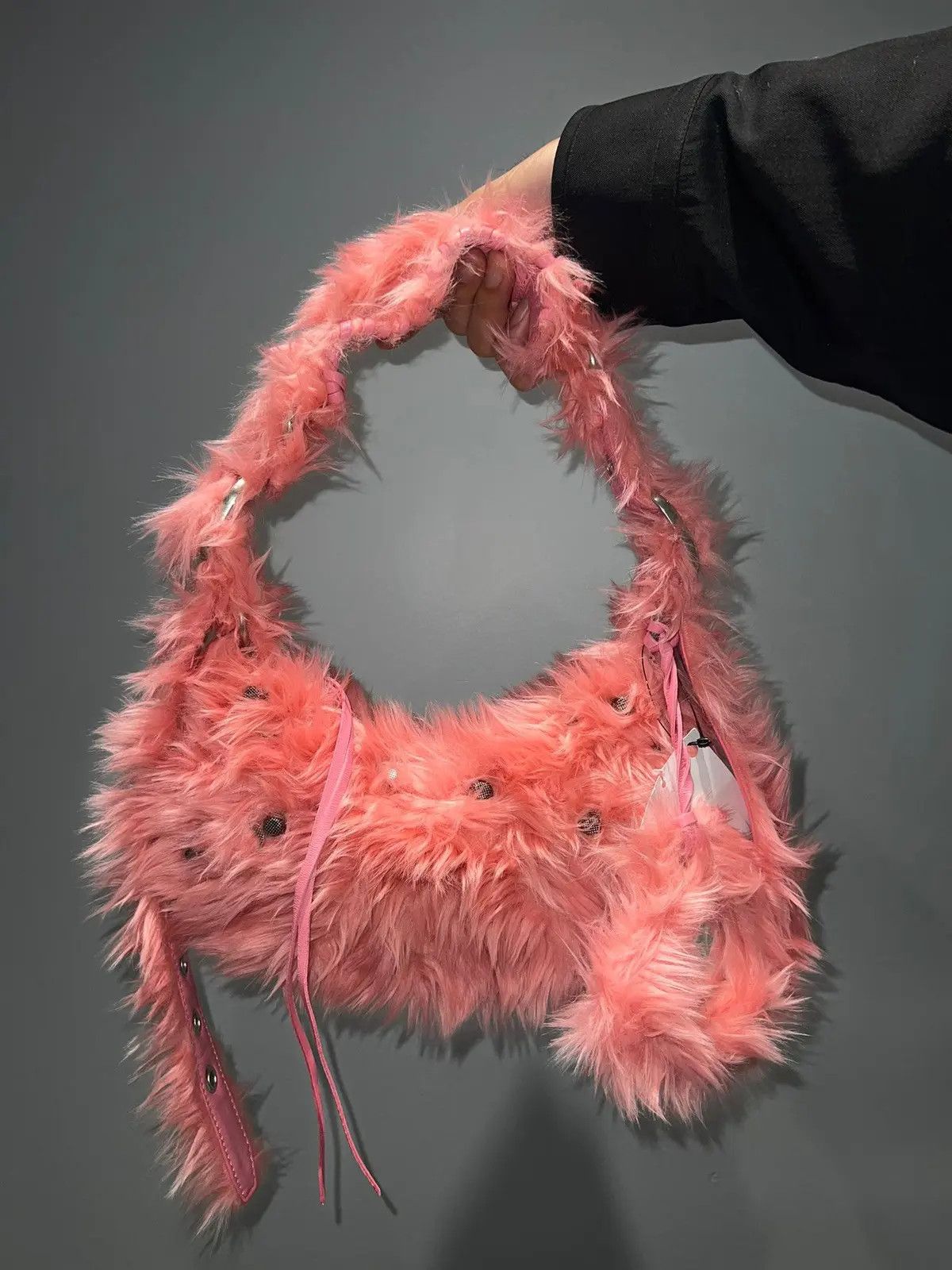 Balenciaga o1tr1nto0725 Size: OS / Le Cagole XS Shoulder Bag Fake Fur Size ONE SIZE - 2 Thumbnail