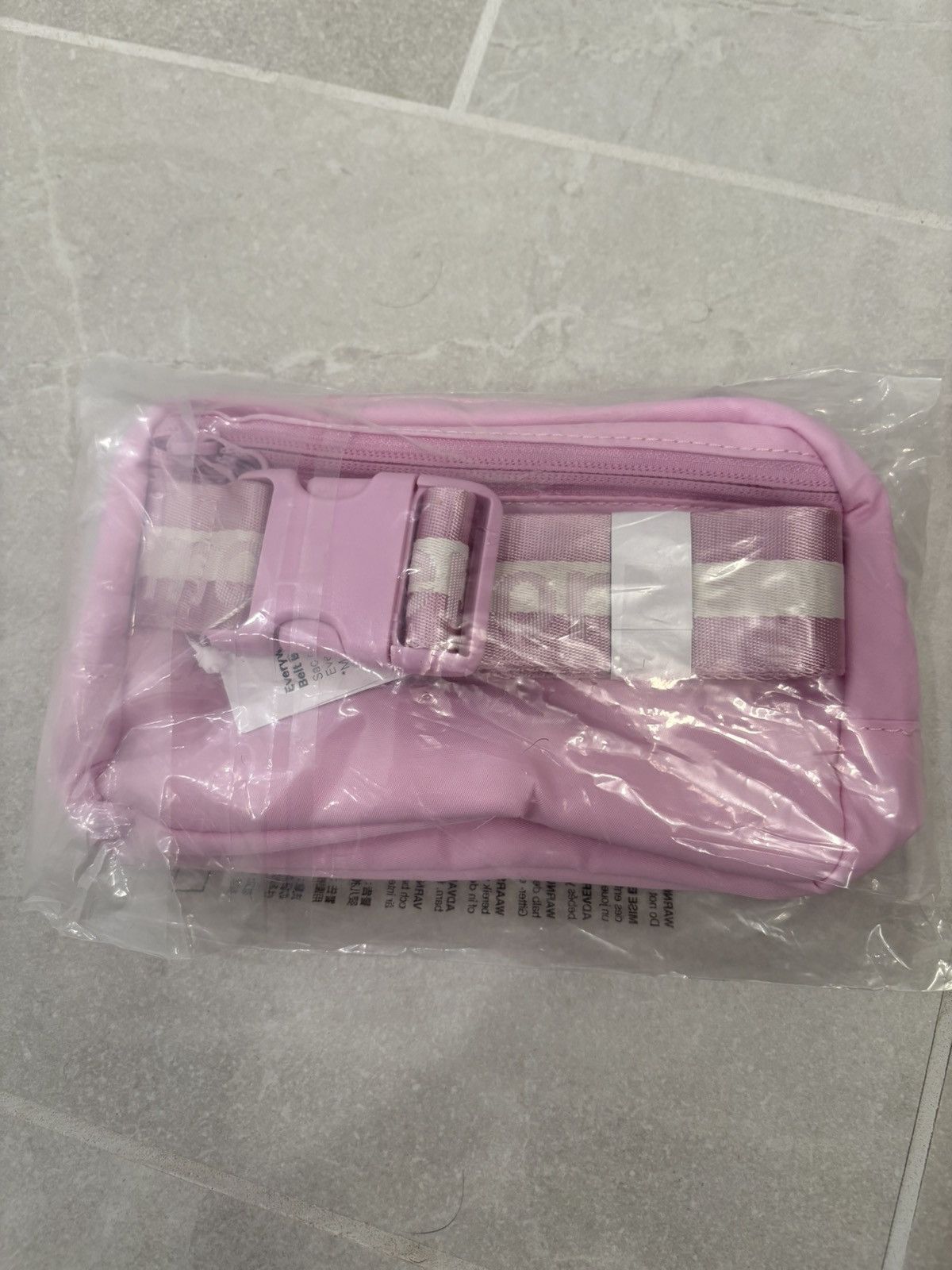 Lululemon Lululemon Everywhere Belt Bag Wordmark 1L in Pink White Size ONE SIZE - 6 Thumbnail