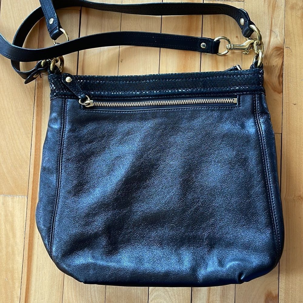 Coach Coach black leather python edge Ashley zip closure 2- strap Size ONE SIZE - 4 Thumbnail
