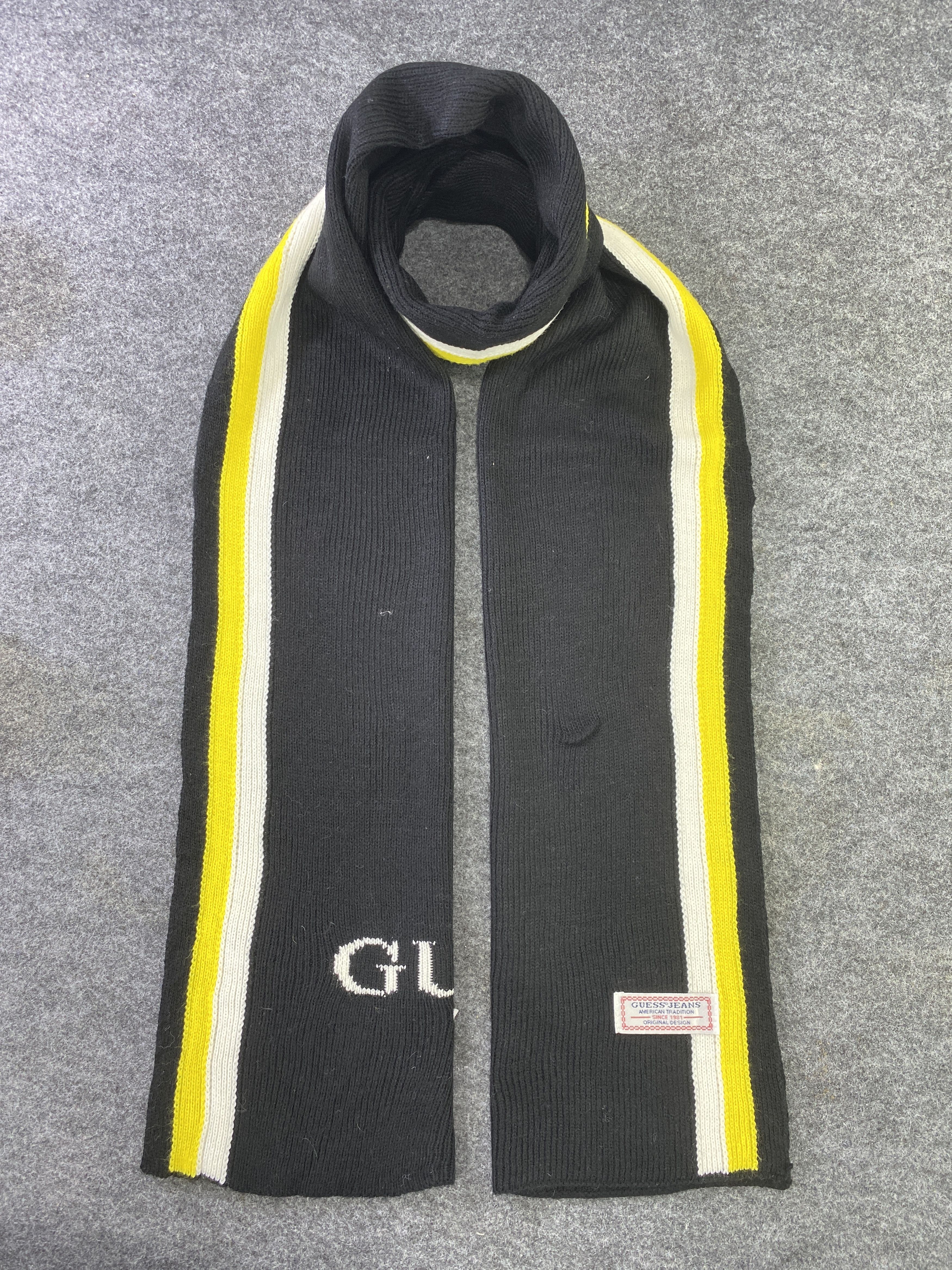 Guess Scarf / Muffler / Neckwear -T487