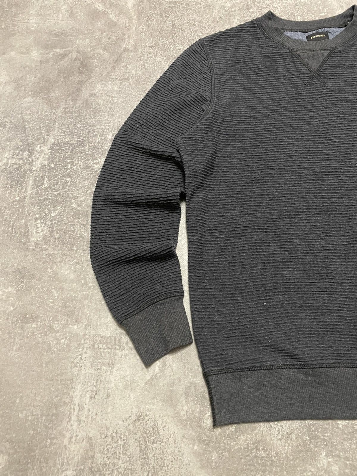 Diesel Vintage Diesel Ribbed Sweatshirt Crewneck Size US S / EU 44-46 / 1 - 4 Thumbnail