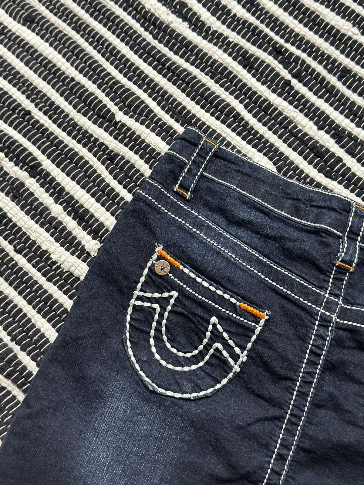 True Religion VINTAGE TRUE RELIGION 2000s MINI DENIM SKIRT Size 30" / US 8 / IT 44 - 3 Thumbnail