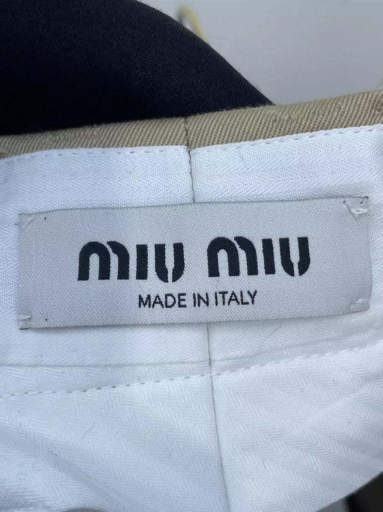 Prada Miu Miu Classic Khaki Casual Shorts -2505 Size 35" - 6 Thumbnail