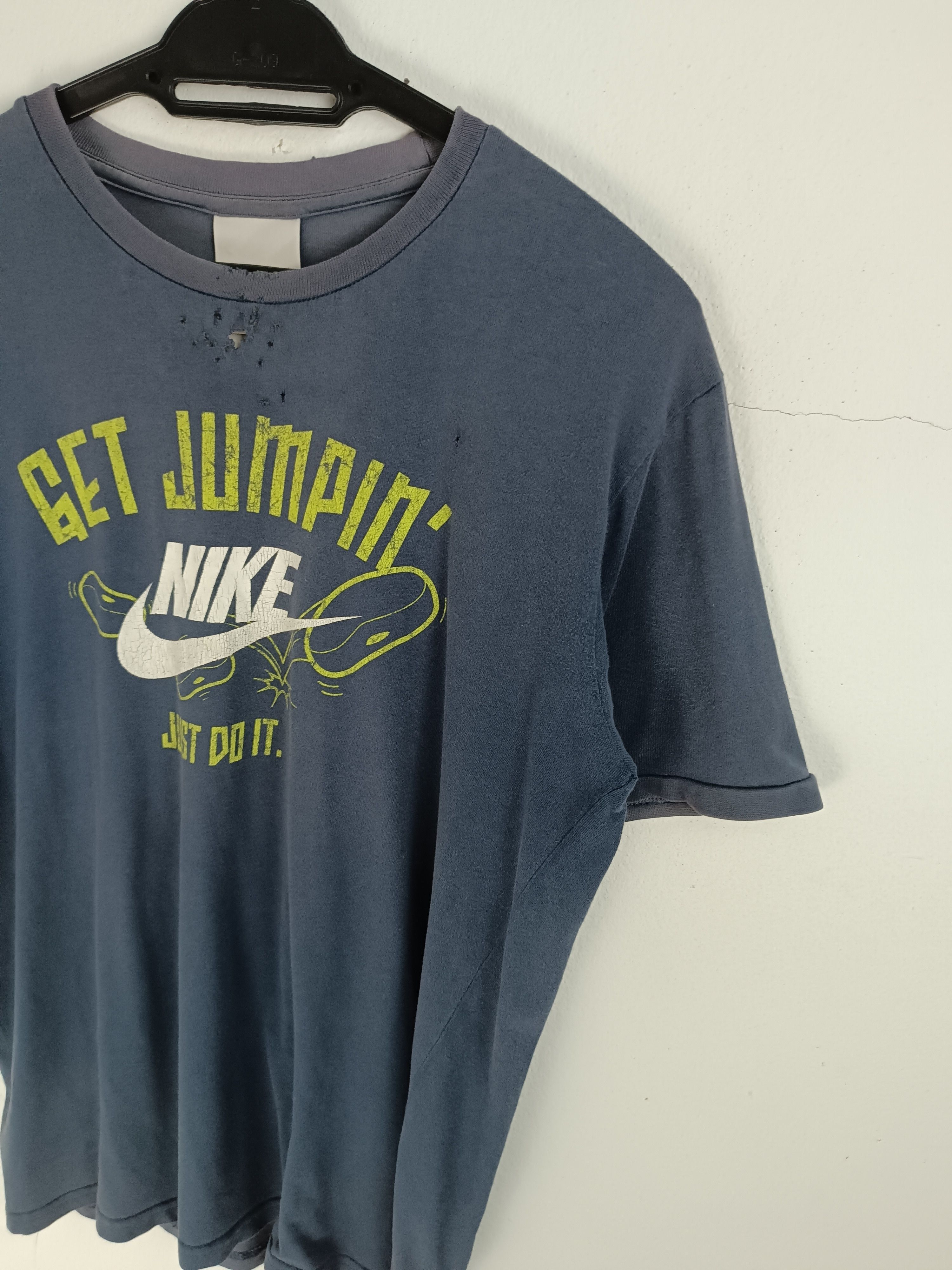 Nike THRASHED FADED VINTAGE Y2K NIKE GET JUMPIN VERY RARE TEE Size US M / EU 48-50 / 2 - 12 Thumbnail