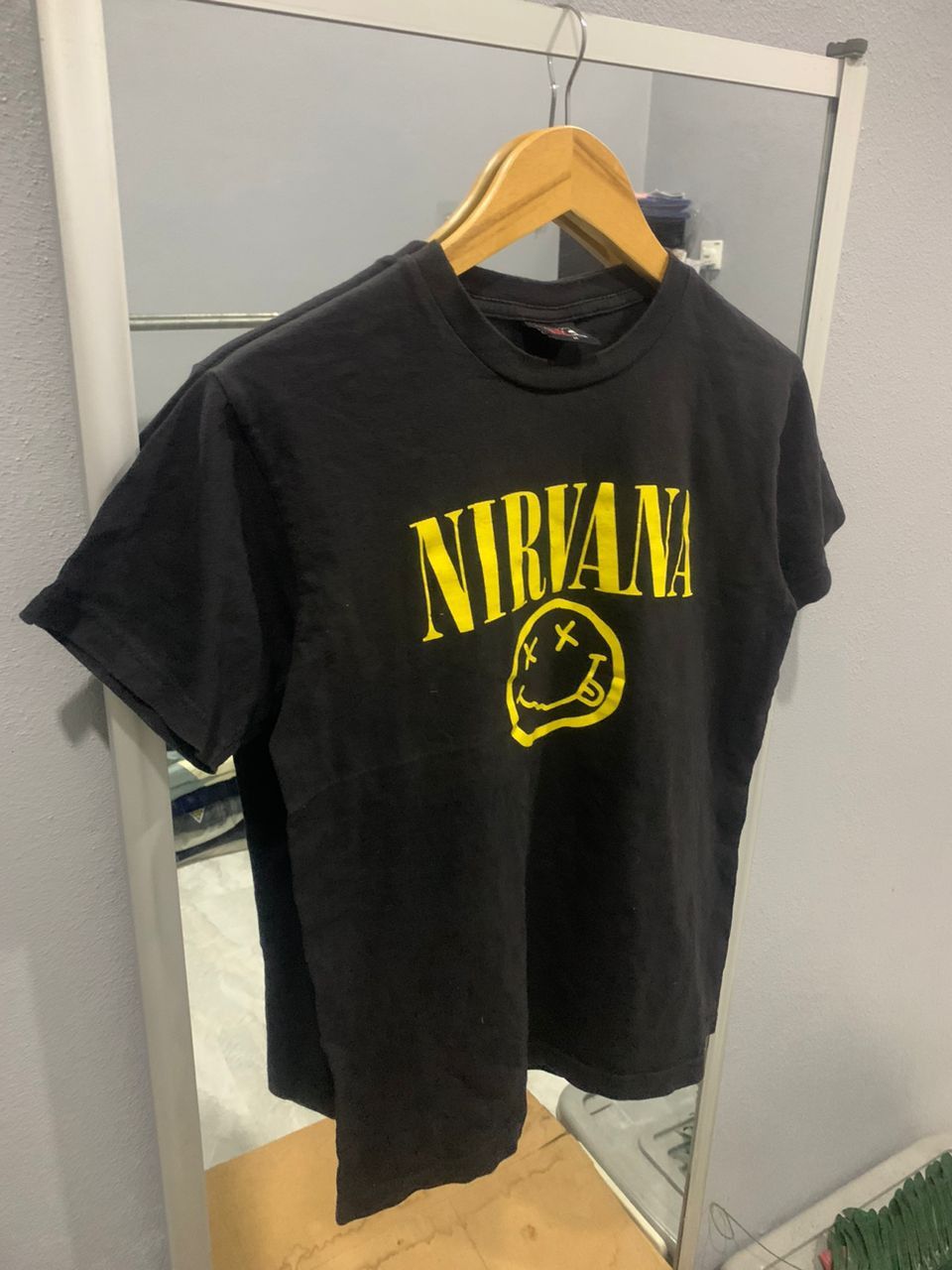 Band Tees × Nirvana Nirvana smiley logo bootleg shirt Size US XS / EU 42 / 0 - 2 Thumbnail