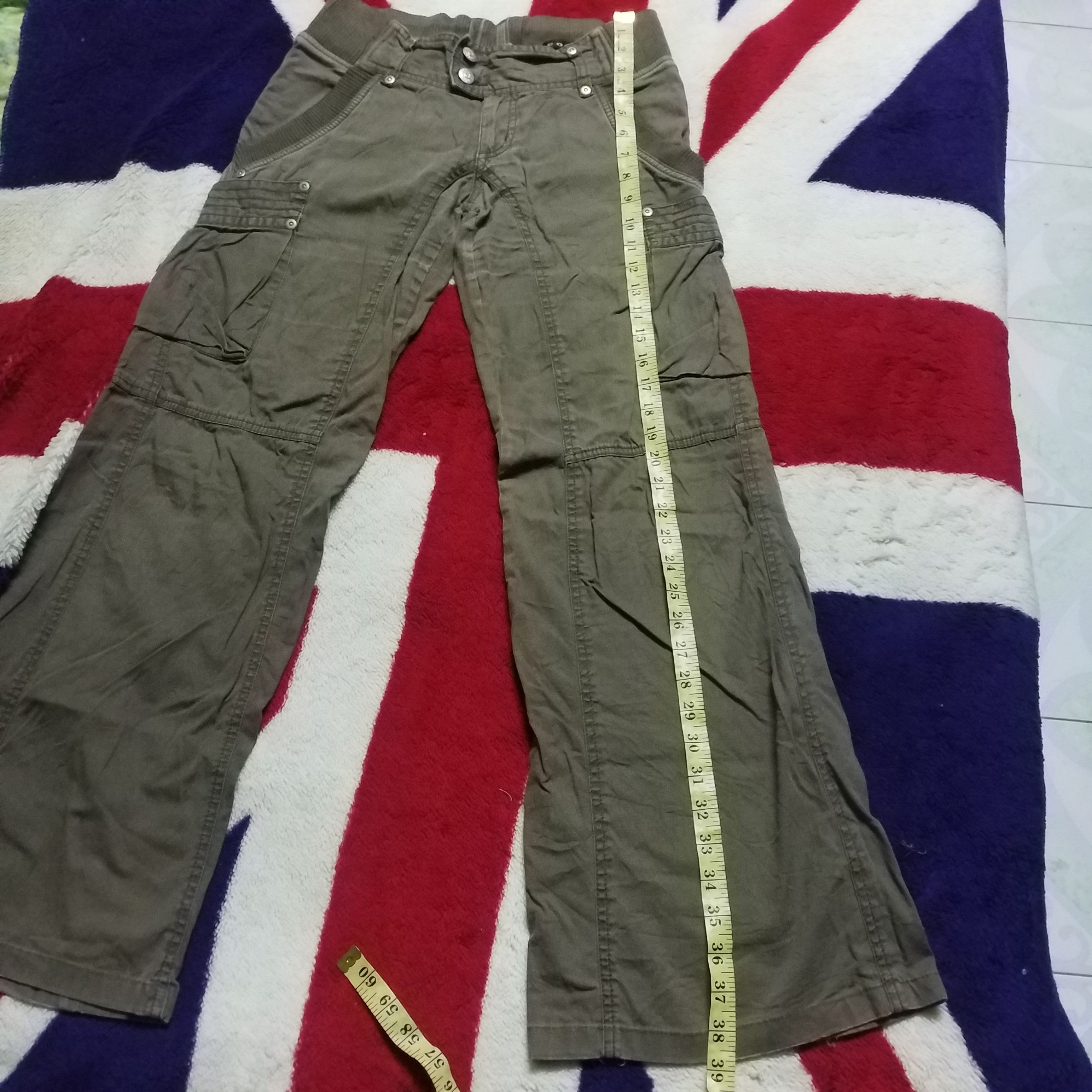 Japanese Brand LOW RISE SUPER FLARE CARGO PANT DISTRESS Size 32" / US 10 / IT 46 - 3 Thumbnail
