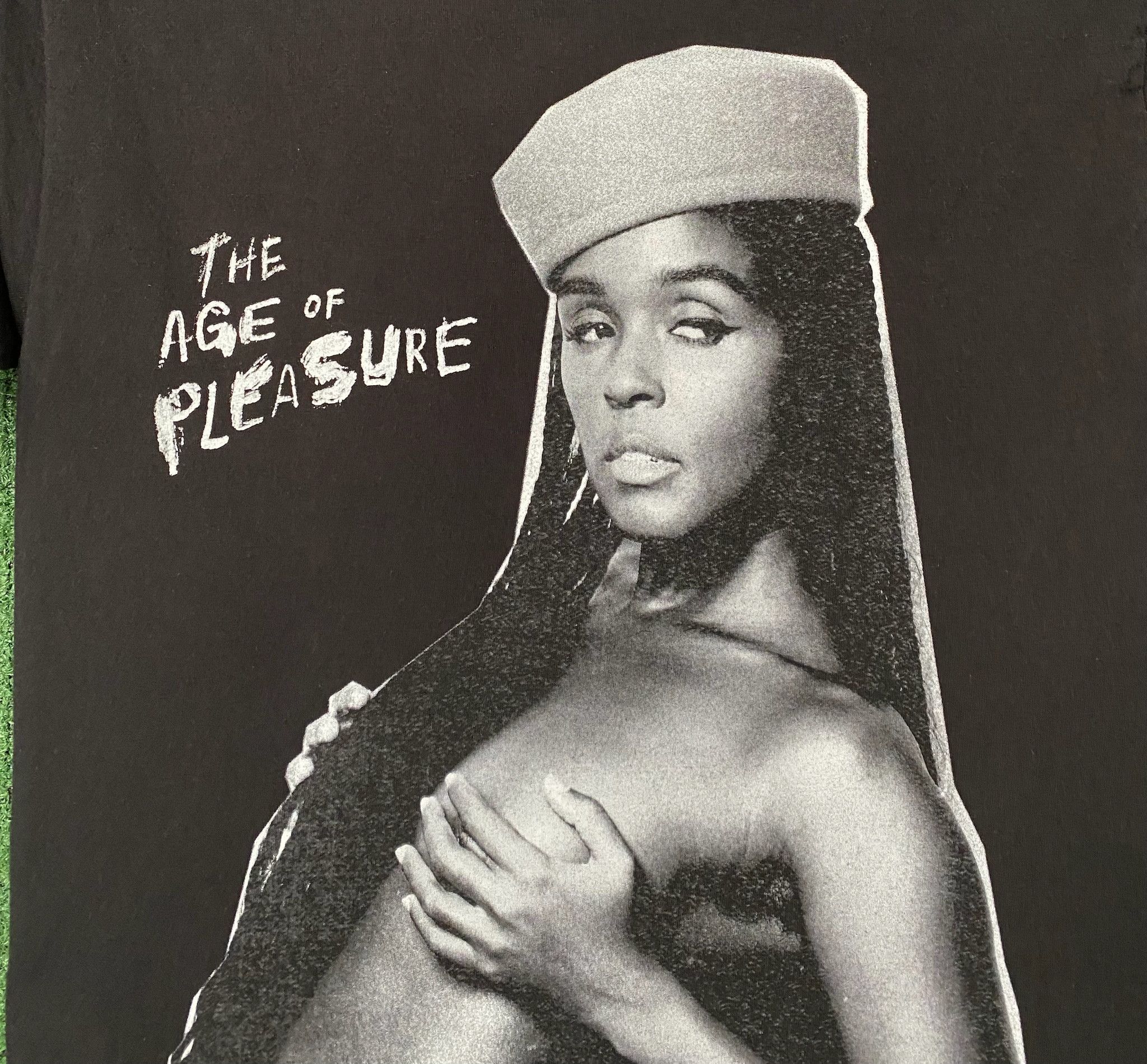 Other Janelle Monae The Age of Pleasure Tour T-shirt Small Size S / US 4 / IT 40 - 1 Thumbnail