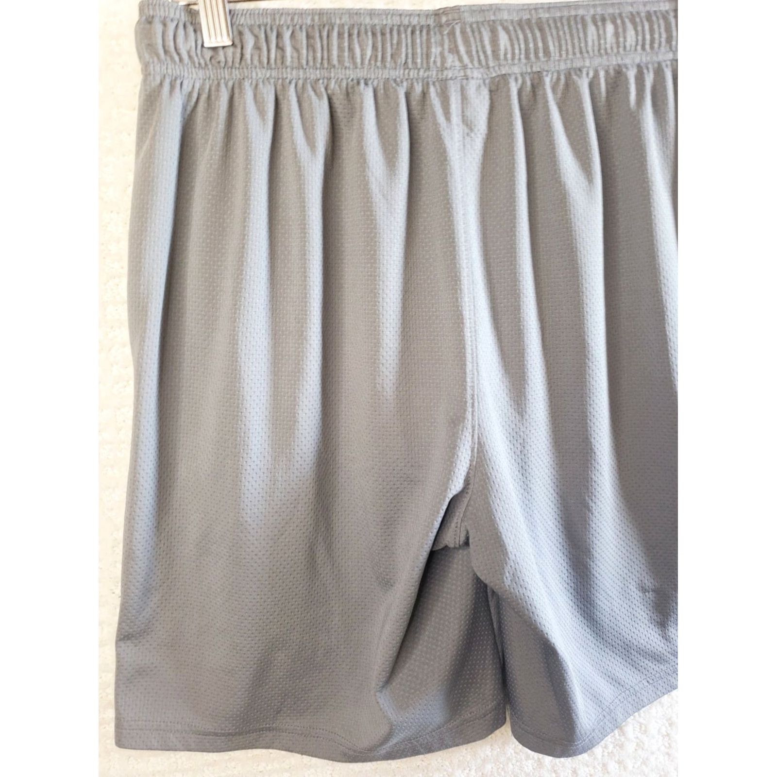 Athletic Works Athletic Works Mens L Gray Training Shorts Polyester Elastic Drawstring Athletic Size US 33 - 7 Thumbnail