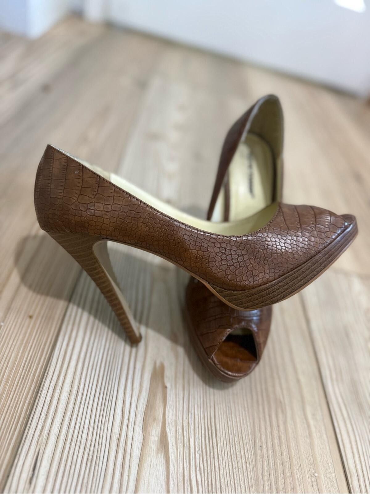Other New Twist Brown Croc-Embossed Peep-Toe Stiletto Heels Size US 8.5 / IT 38.5 - 2 Thumbnail