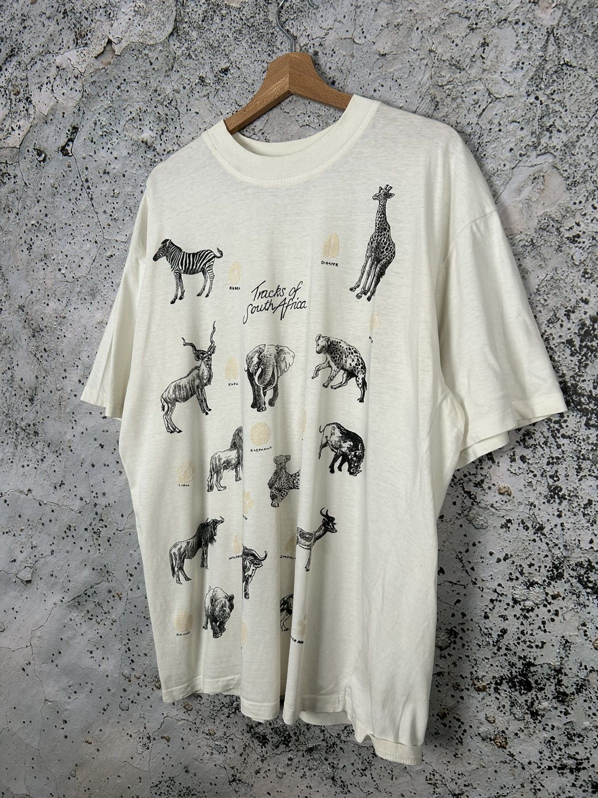 Vintage Vintage Animal Graphic Tee 90s Tracks Of South Africa Size US L / EU 52-54 / 3 - 2 Thumbnail