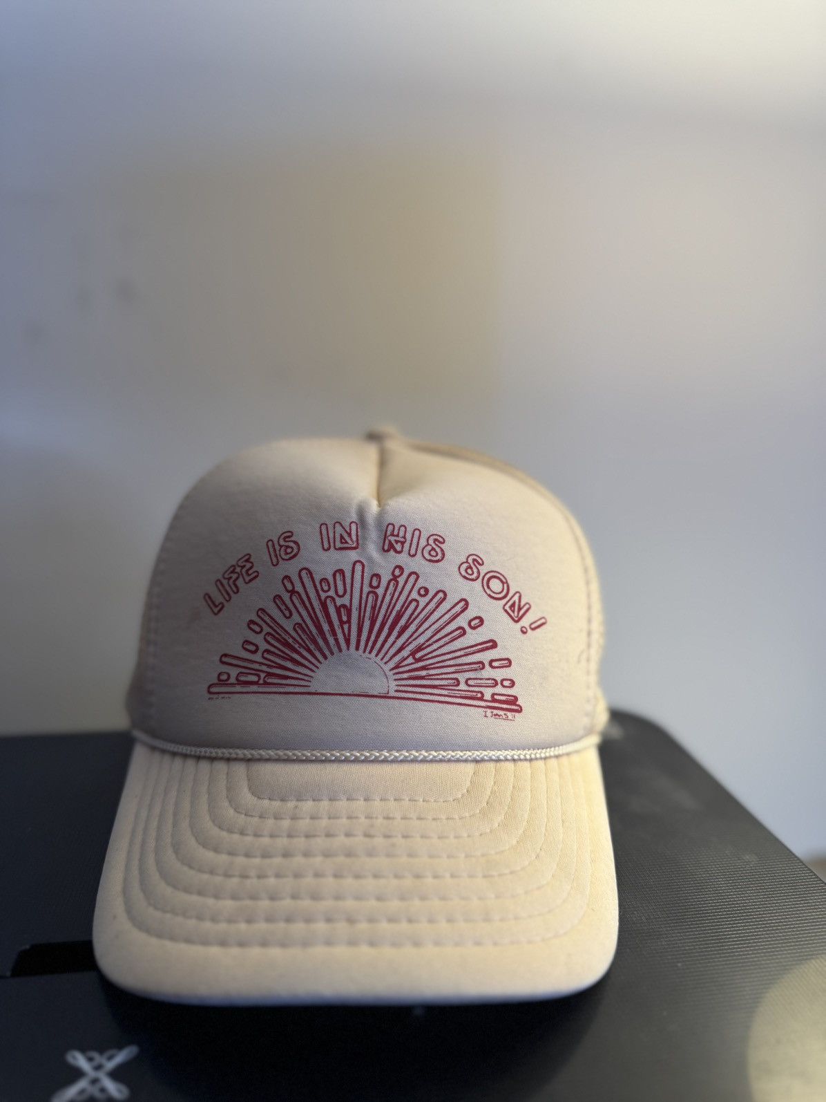 Vintage Vintage trucker hat “Life is in his son!” Size ONE SIZE - 1 Thumbnail