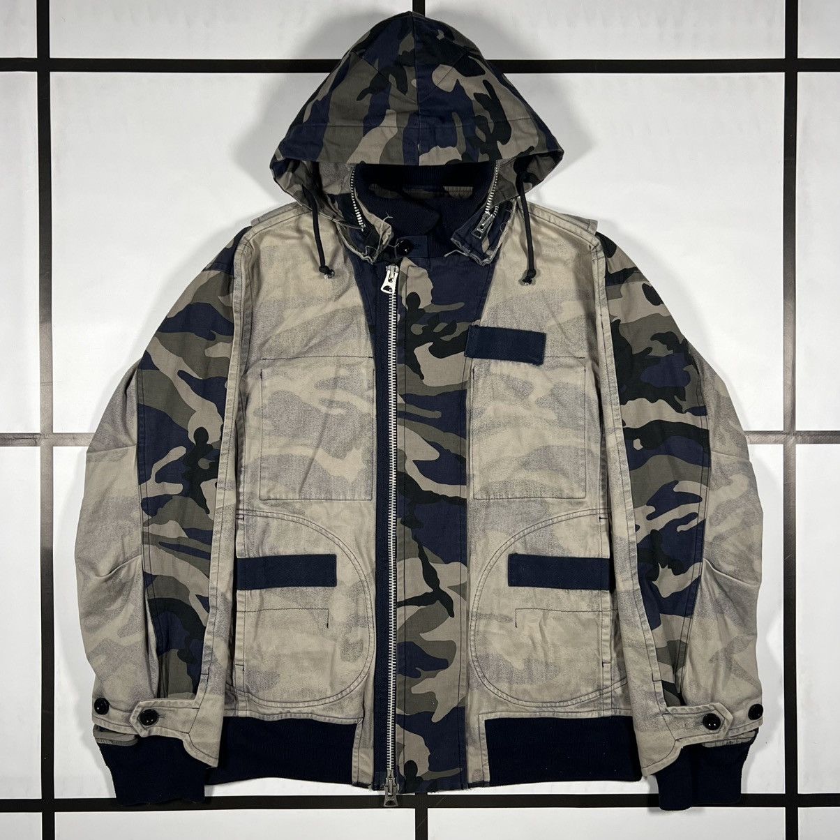 Sacai |[ FW18 Runway Sacai Reconstructed Camo Hooded Bomber ]| Size US M / EU 48-50 / 2 - 2 Thumbnail