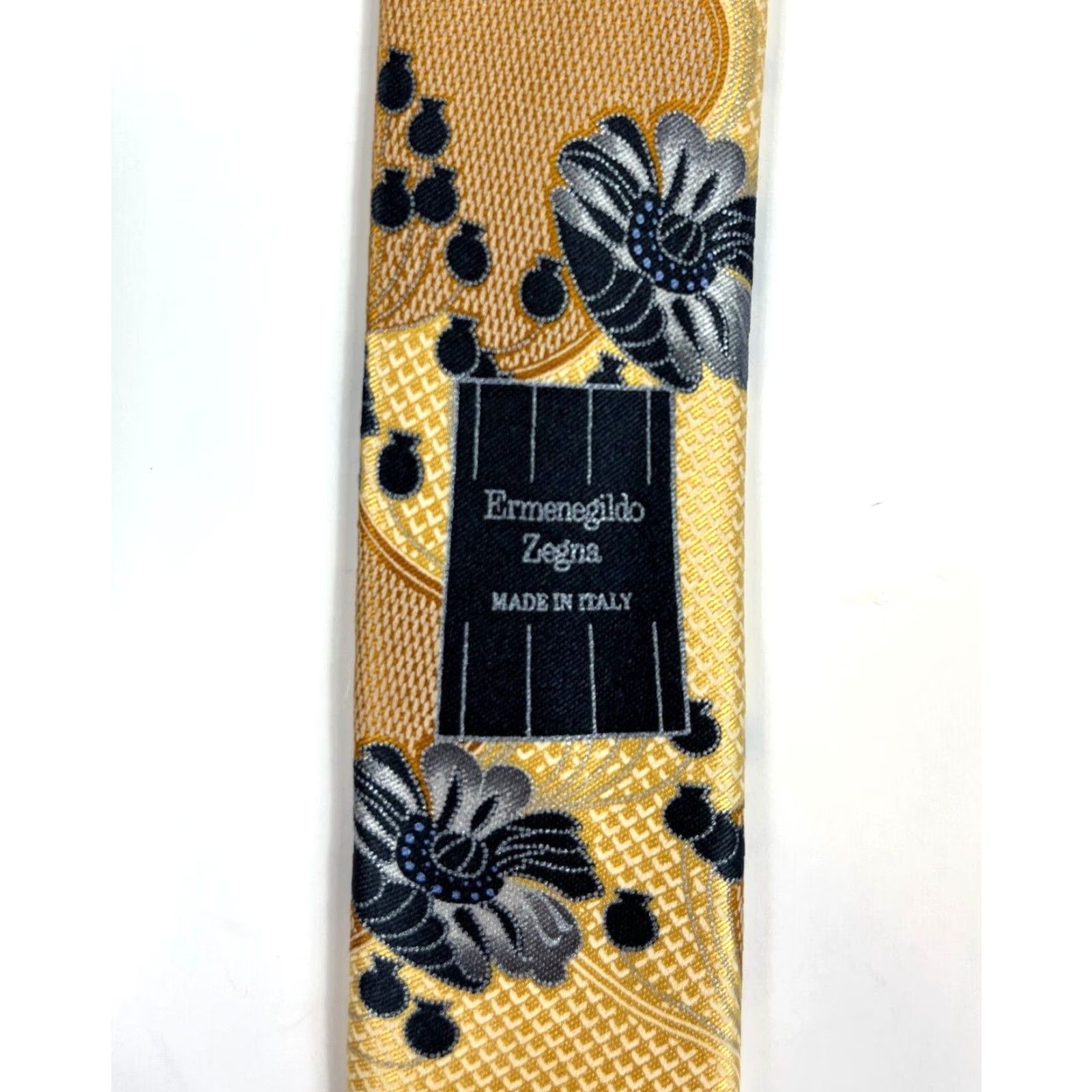 Ermenegildo Zegna **Ermenegildo Zegna Men's Luxury Silk Tie Floral Made in Italy** User: **Men's Ermenegildo Zegna Luxury Silk Floral Tie Made in Italy** Size ONE SIZE - 7 Thumbnail