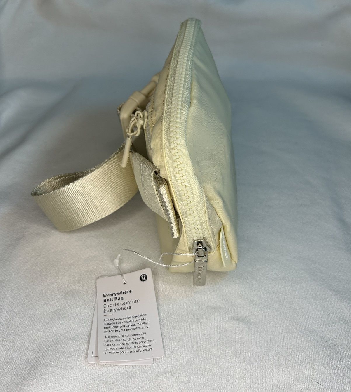 Lululemon New Lululemon Everywhere Belt Bag Color: Cream / Size IL, Size ONE SIZE - 4 Thumbnail