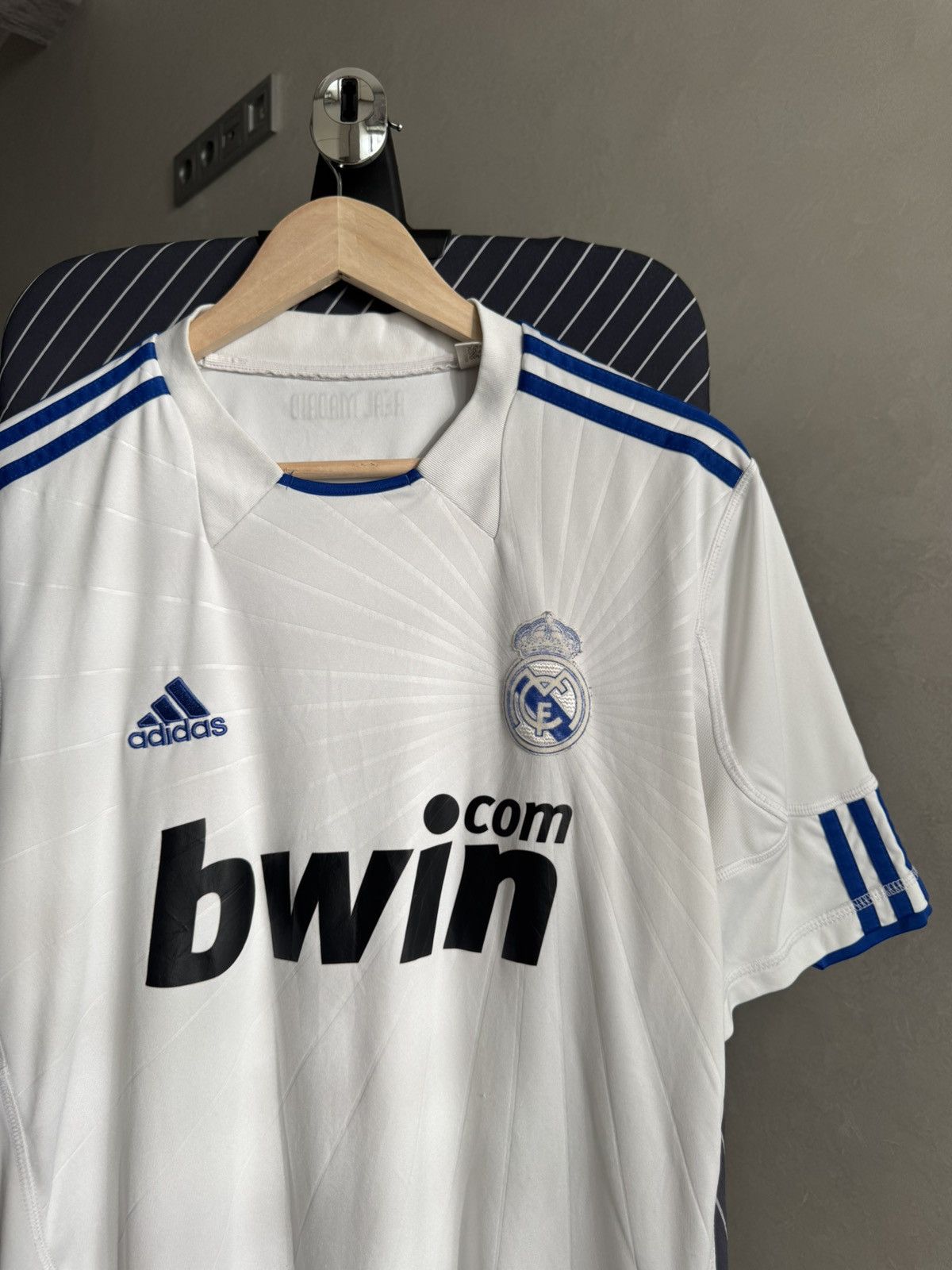 Adidas Adidas Real Madrid Spain La Liga 2010 2011 Home Jersey Size US L / EU 52-54 / 3 - 3 Thumbnail