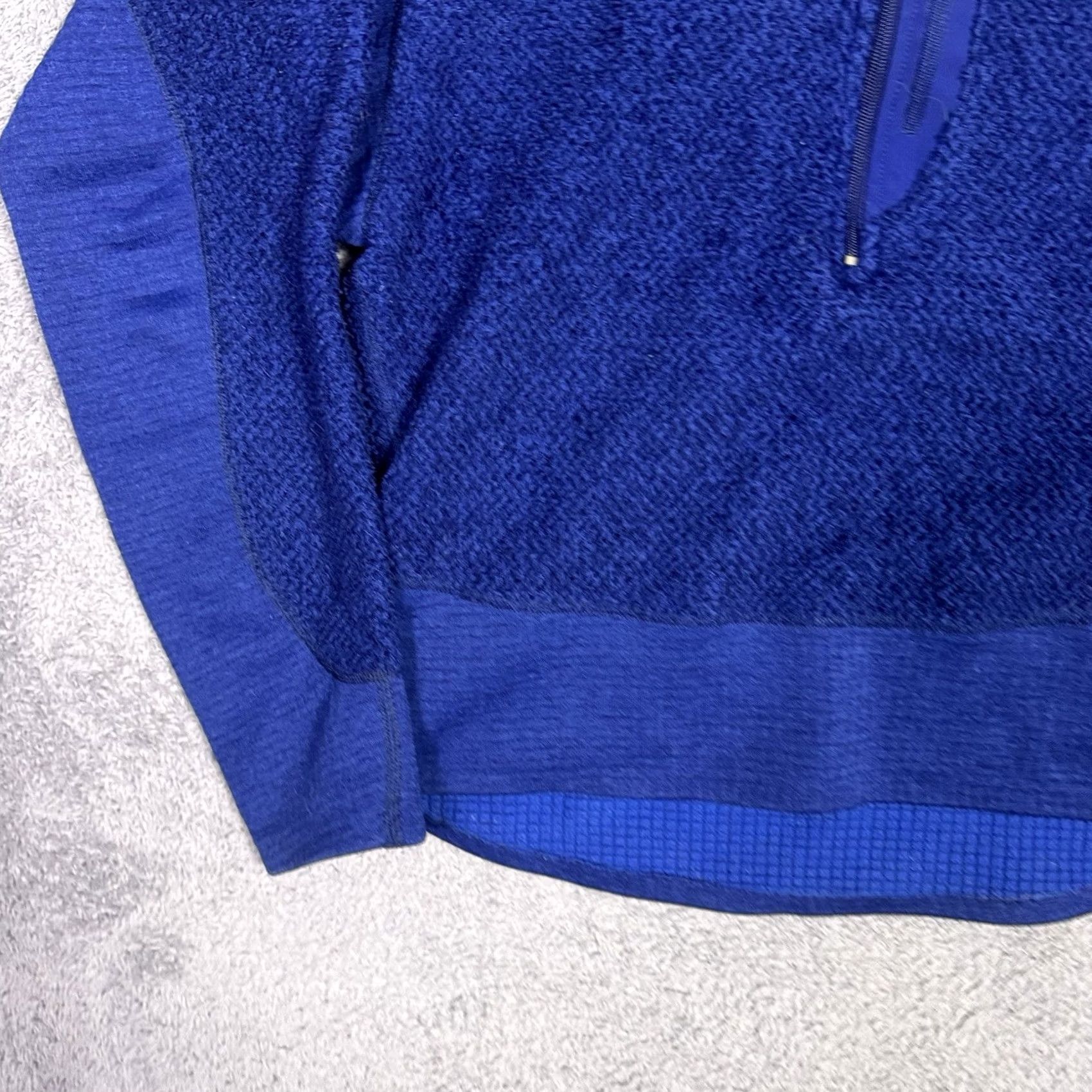 Patagonia VINTAGE Patagonia R2 Pullover Mens M Fleece Jacket 1/2 Zip Simple USA Made 25230 Blue Geometric Logo 1/4 Zip Mens Jackets Size US XL / EU 56 / 4 - 2 Thumbnail