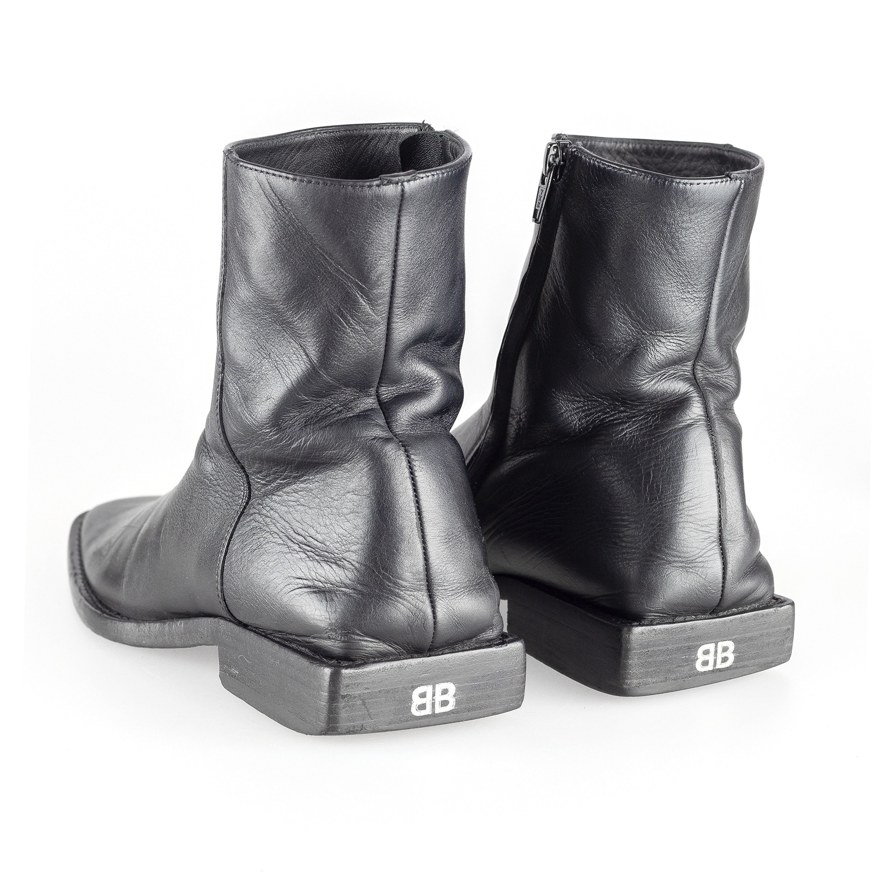 Balenciaga Balenciaga BB RIM BACK LOGO LEATHER BOOTS (39 EU) Size US 8 / IT 38 - 4 Thumbnail