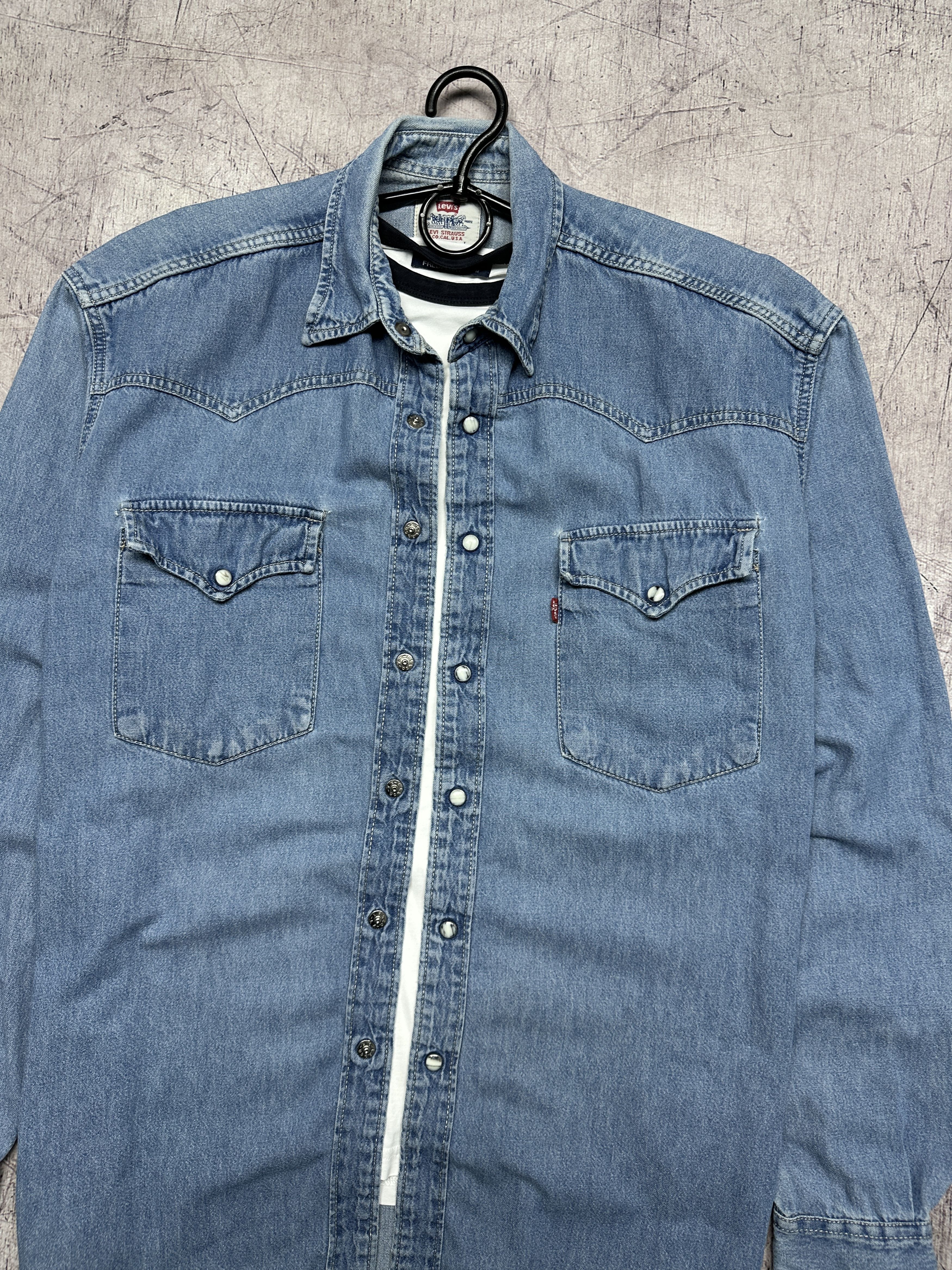 Levi's Levi's Vintage Mens Denim Shirt Size US L / EU 52-54 / 3 - 2 Thumbnail