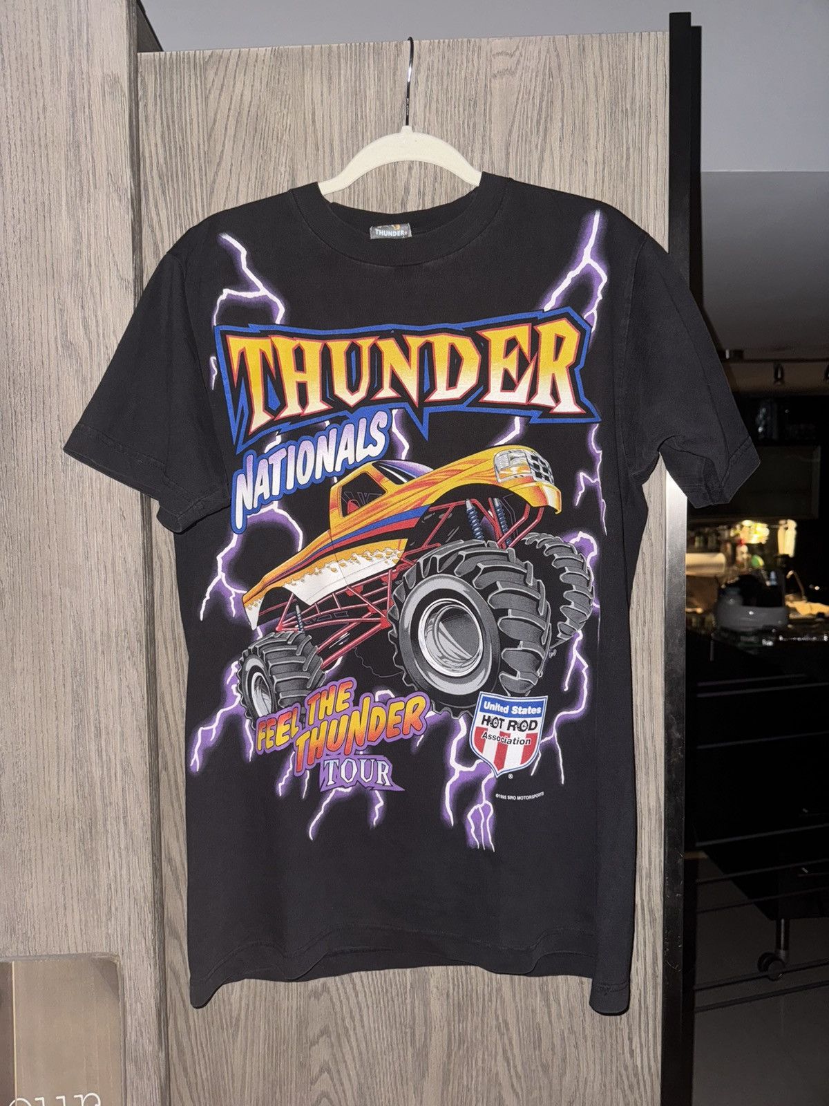 Vintage Vintage 1995 American Thunder Monster Truck tshirt Size US L / EU 52-54 / 3 - 3 Thumbnail