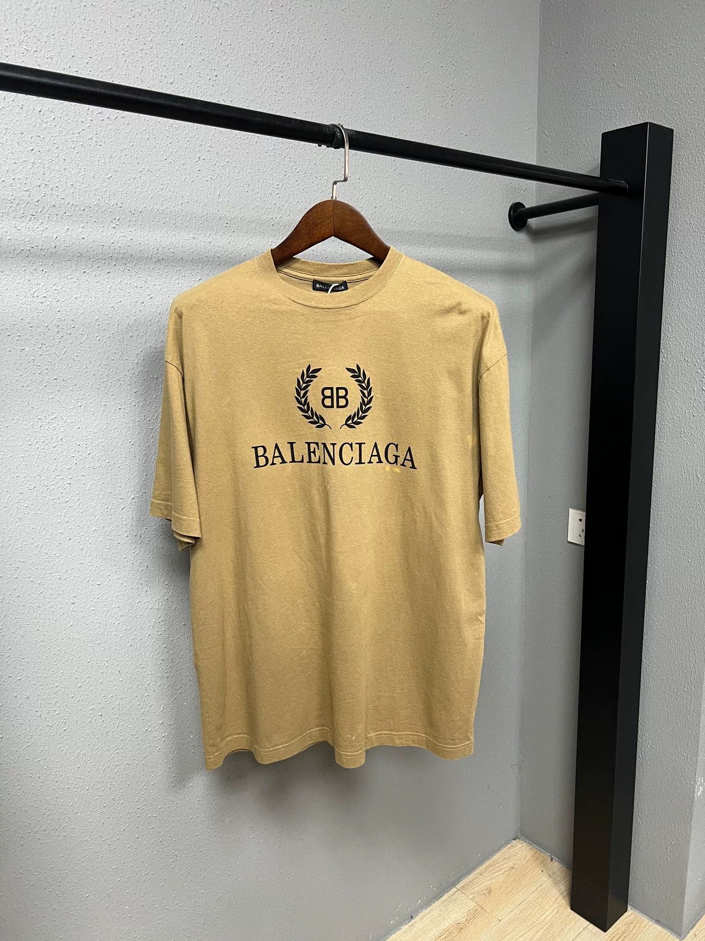 Balenciaga Balenciaga Khaki Wheat Ear Short Sleeve Size XS / US 0-2 / IT 36-38 - 1 Thumbnail
