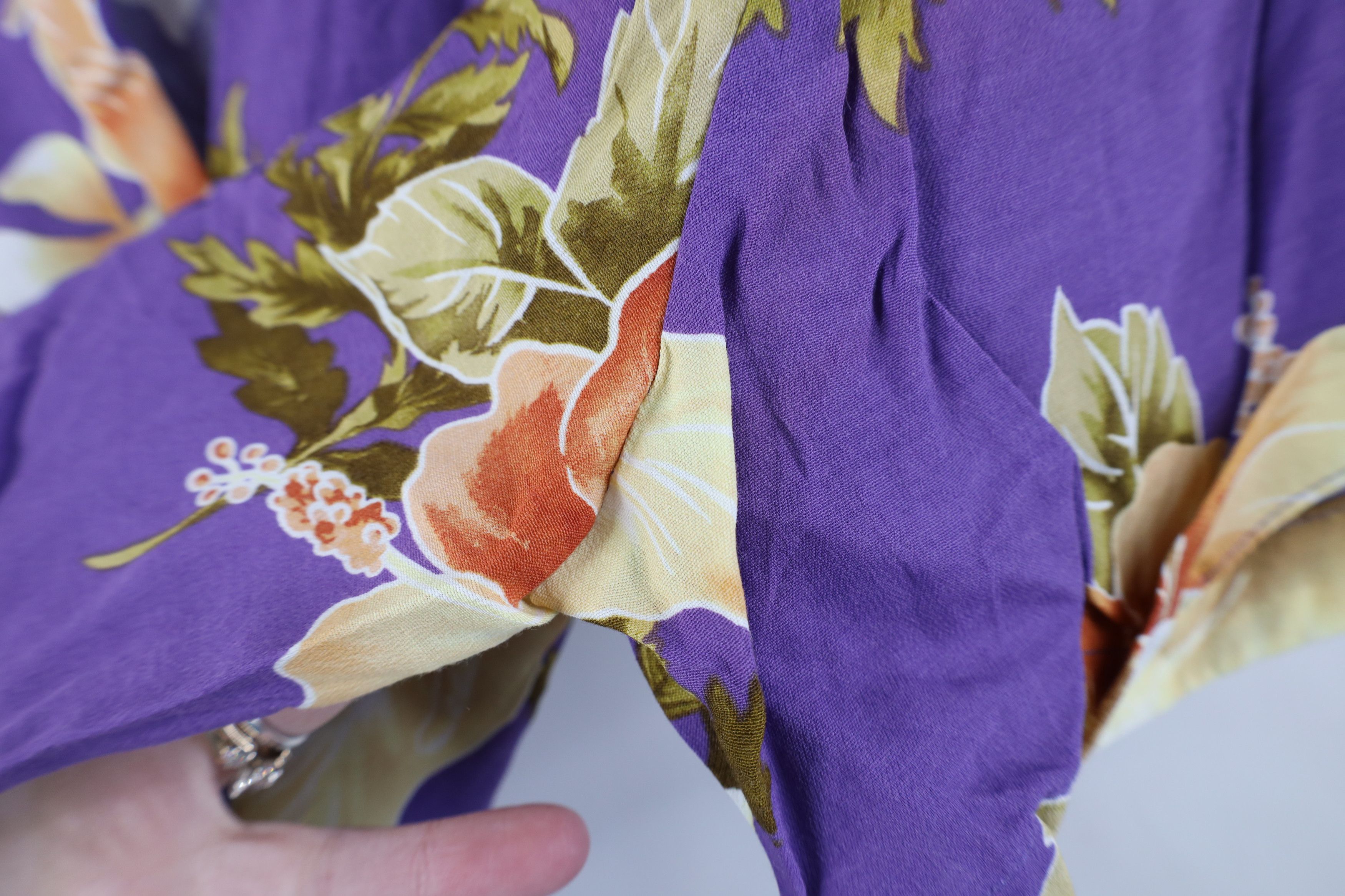Vintage Vintage 90s Streetwear Rayon Gabardine Hawaiian Button Shirt Size M / US 6-8 / IT 42-44 - 7 Thumbnail