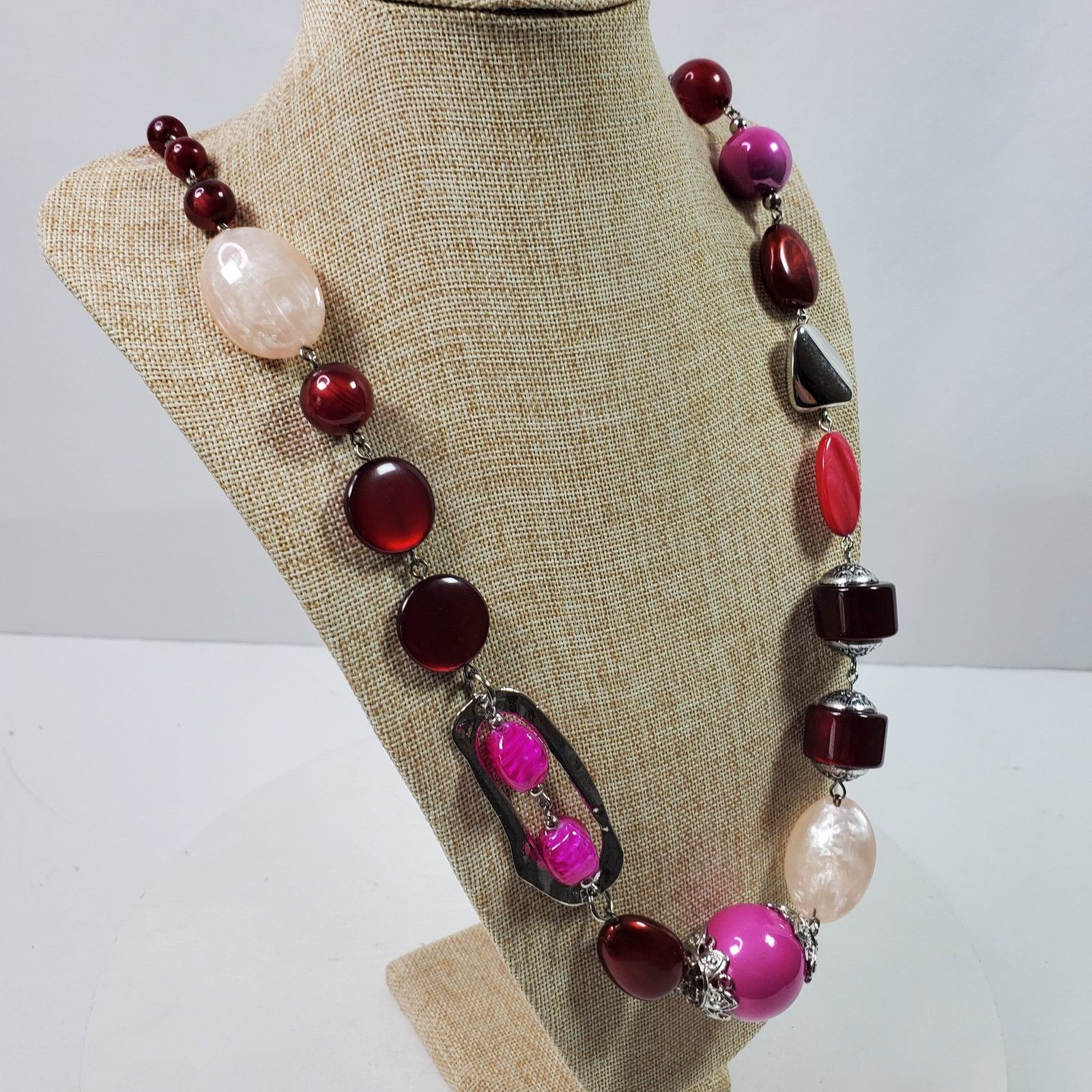 The Unbranded Brand Pink Necklace Big Beads on Silver Tone Chain 34 Inch Size ONE SIZE - 2 Thumbnail