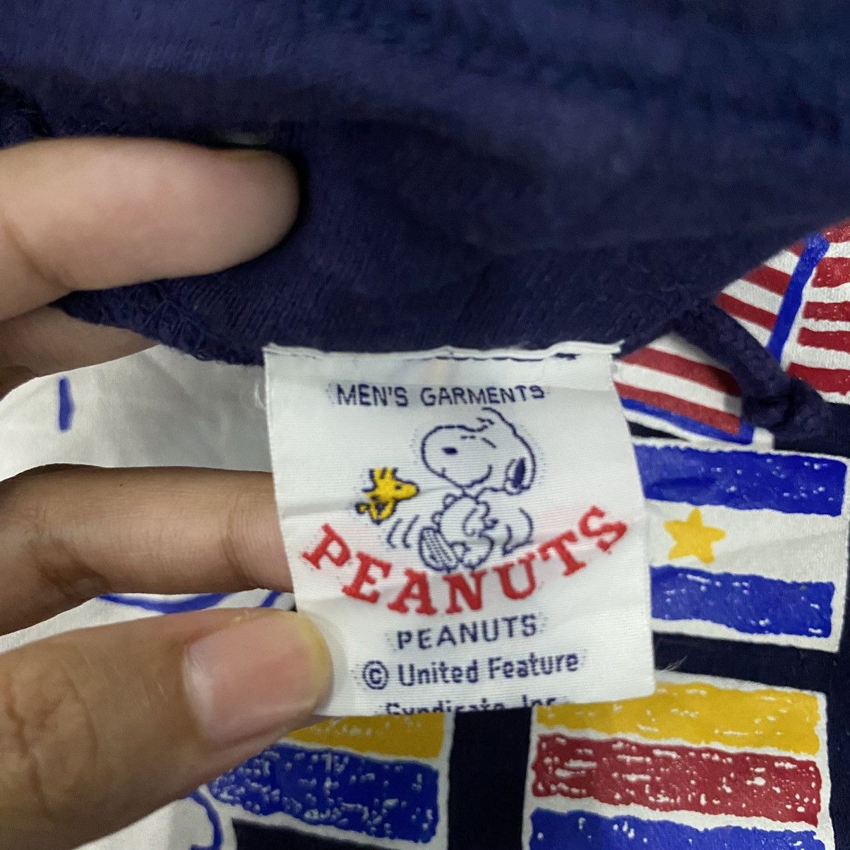 Peanuts Vintage sweatshirt peanuts snoopy country flags big logo Size US L / EU 52-54 / 3 - 5 Thumbnail