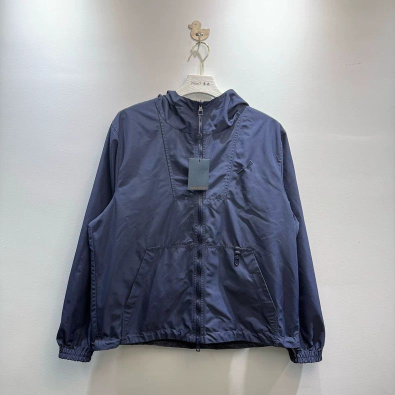 Louis Vuitton Louis Vuitton 23 New pin reversible jacket with full print Size US M / EU 48-50 / 2 - 1 Thumbnail
