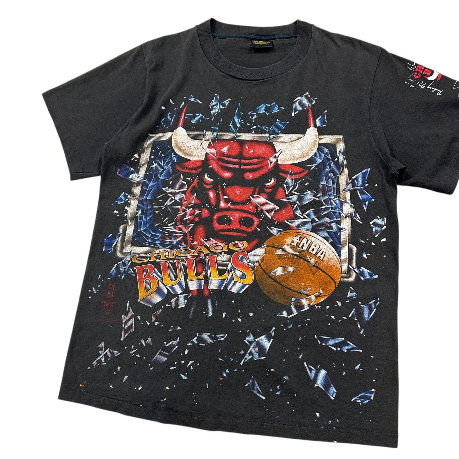 NBA VTG 90s NBA CHICAGO BULLS SHATTERED T-SHIRT CHANGES Size US L / EU 52-54 / 3 - 2 Thumbnail