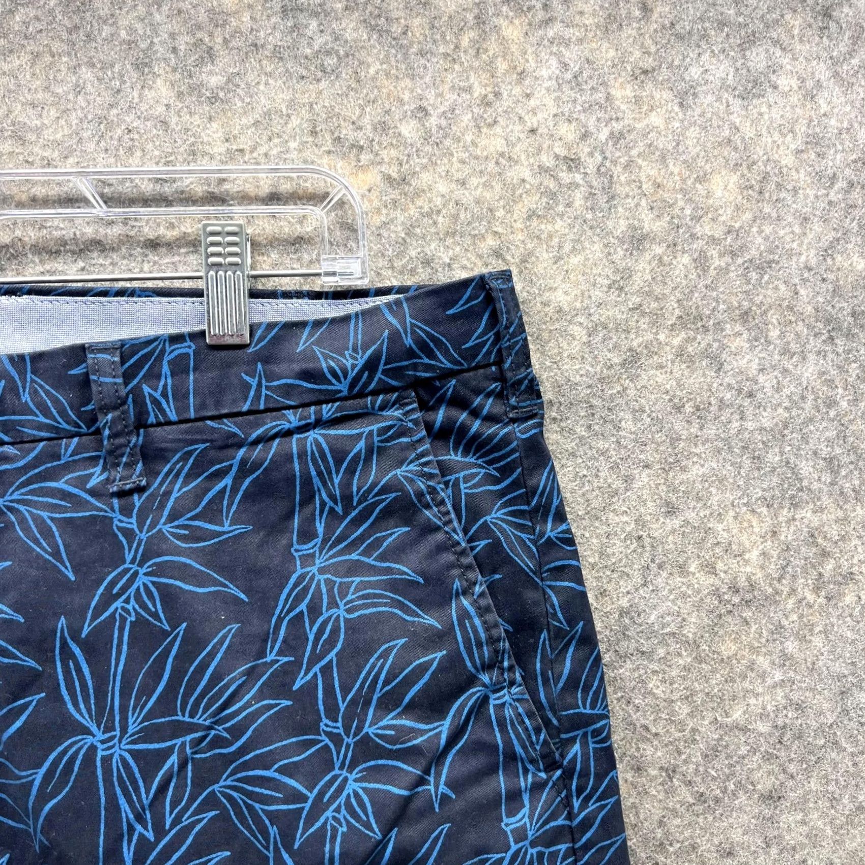 Tommy Hilfiger Tommy Hilfiger Shorts Men 38 Adult Blue Navy Chino Flat Front Casual Size US 38 / EU 54 - 4 Thumbnail