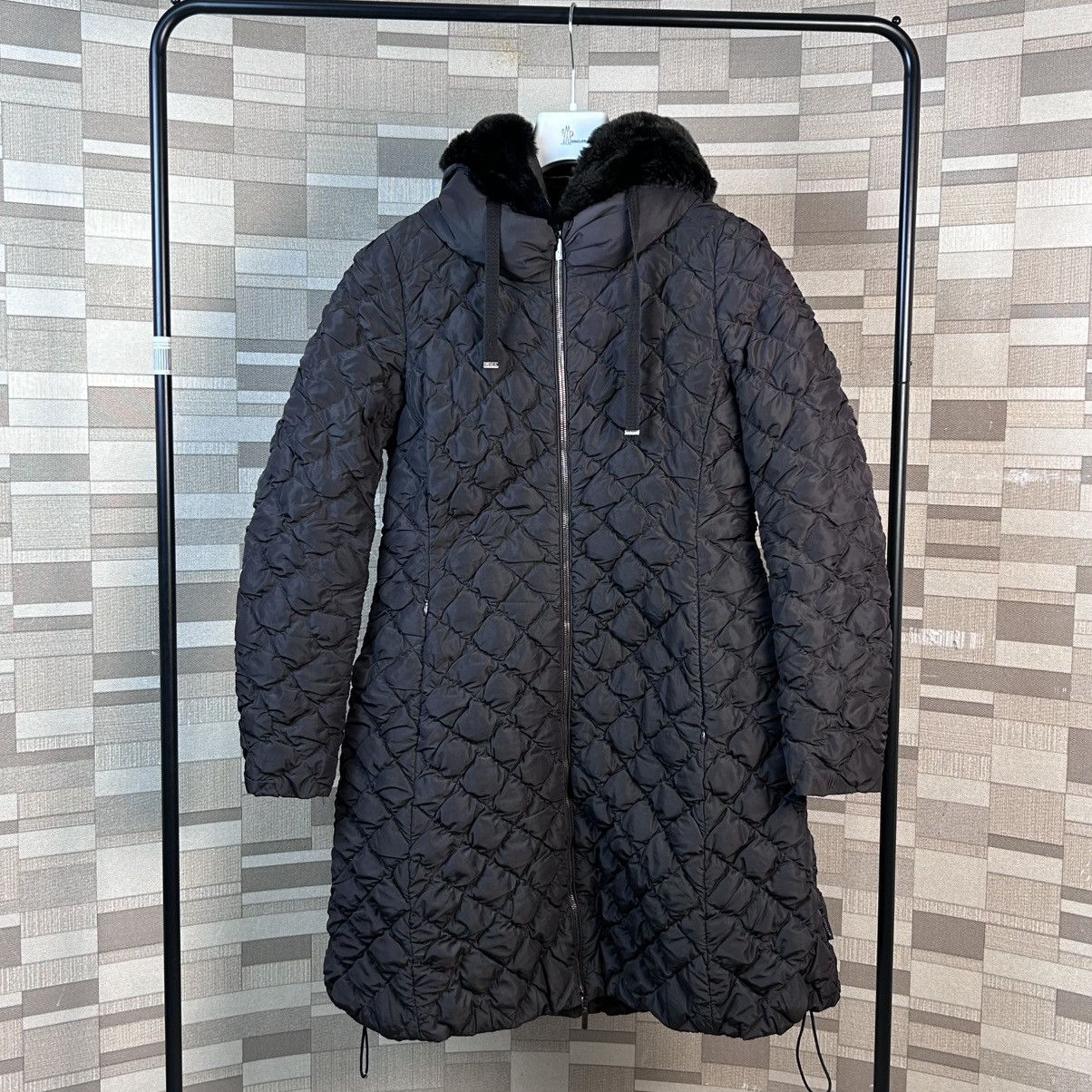 Moncler Moncler CACTIER GIUBBOTTO Down Coat Size M / US 6-8 / IT 42-44 - 1 Thumbnail