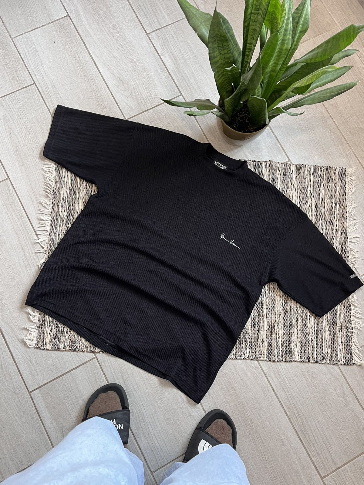 Versace × Vintage Vintage Versace V2 Tshirt Black Logo luxury blank tee Size US L / EU 52-54 / 3 - 1 Thumbnail
