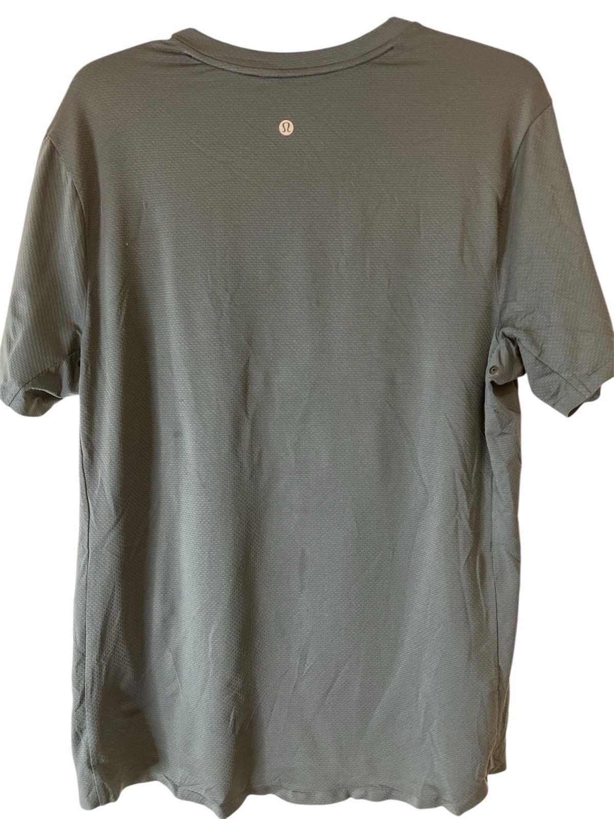 Designer Lululemon Large Gray Performance Short Sleeve Large Size US L / EU 52-54 / 3 - 3 Thumbnail