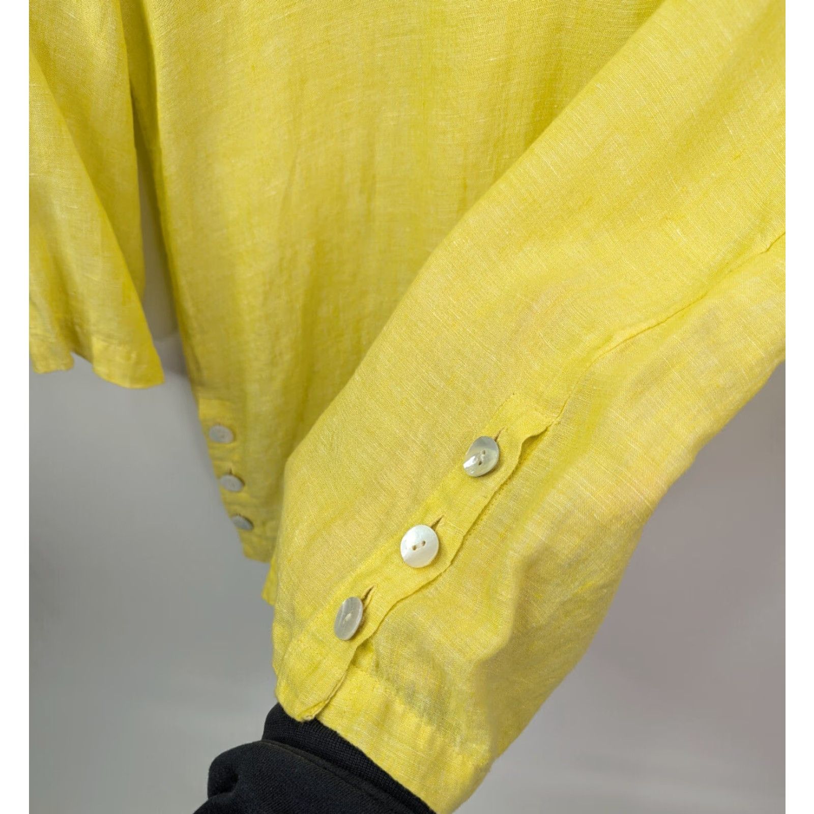 Vintage Tahari Blouse Shirt Womens Large 100% Linen Yellow V-Neck Collared Pullover 3/4 Sleeve Size L / US 10 / IT 46 - 3 Thumbnail